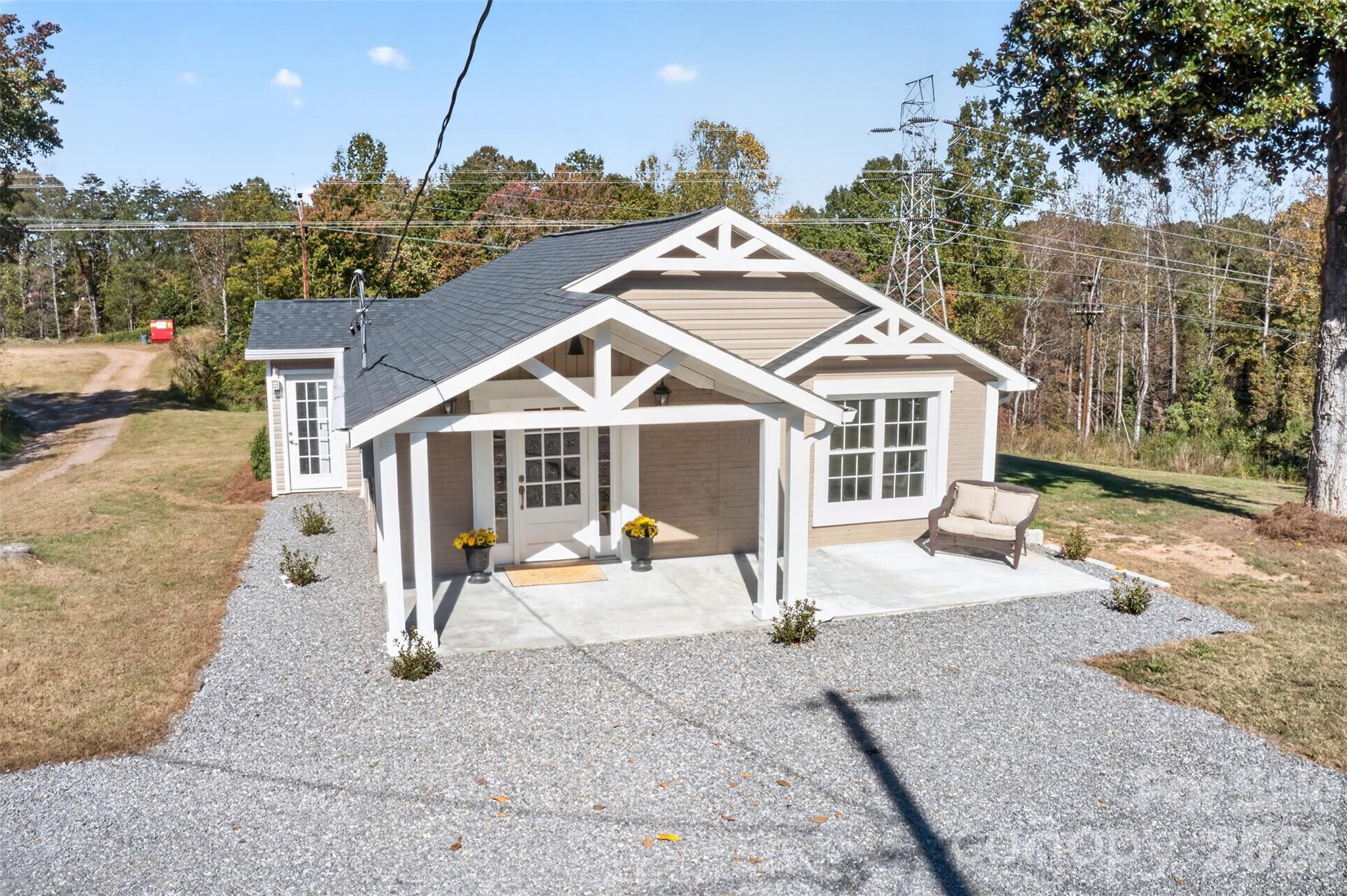 Single Family Residence at 415 Hauss Ridge Road, Valdese