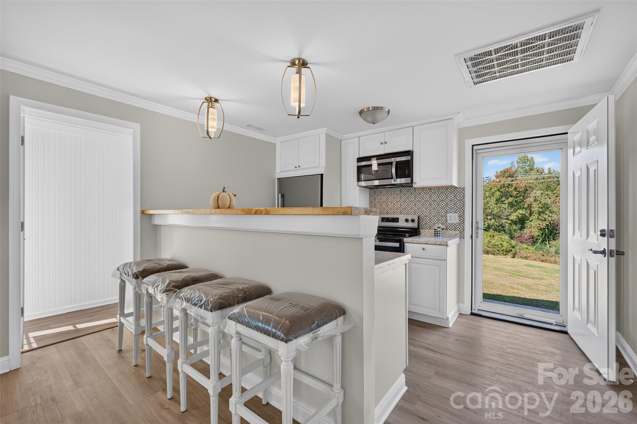 Single Family Residence at 415 Hauss Ridge Road, Valdese, photo 12 of 26