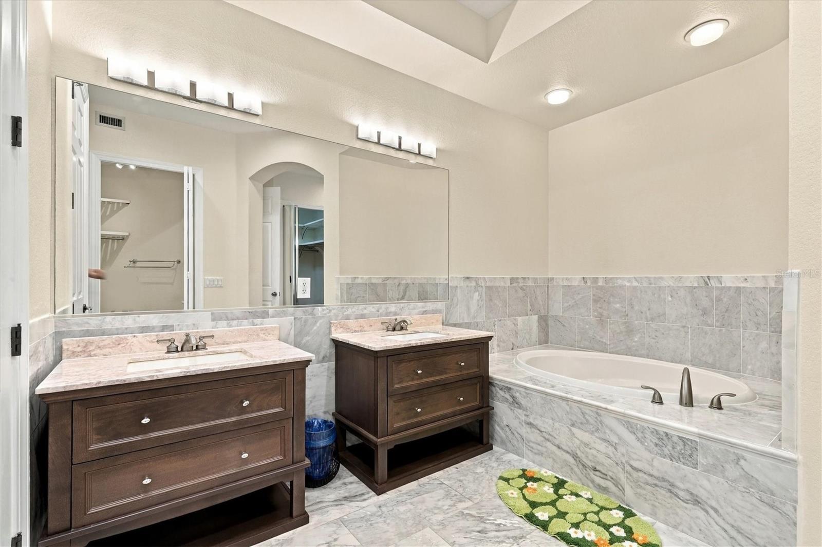 Condominium at 5531 46TH CT W, BRADENTON, photo 19 of 40