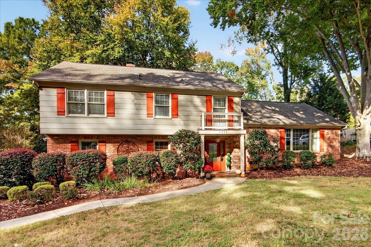 Single Family Residence at 6532 Tall Oaks Trail, Charlotte