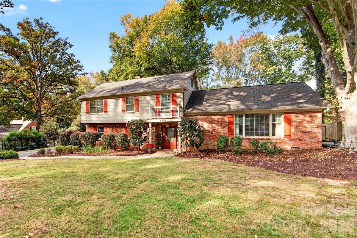 Single Family Residence at 6532 Tall Oaks Trail, Charlotte, photo 2 of 44