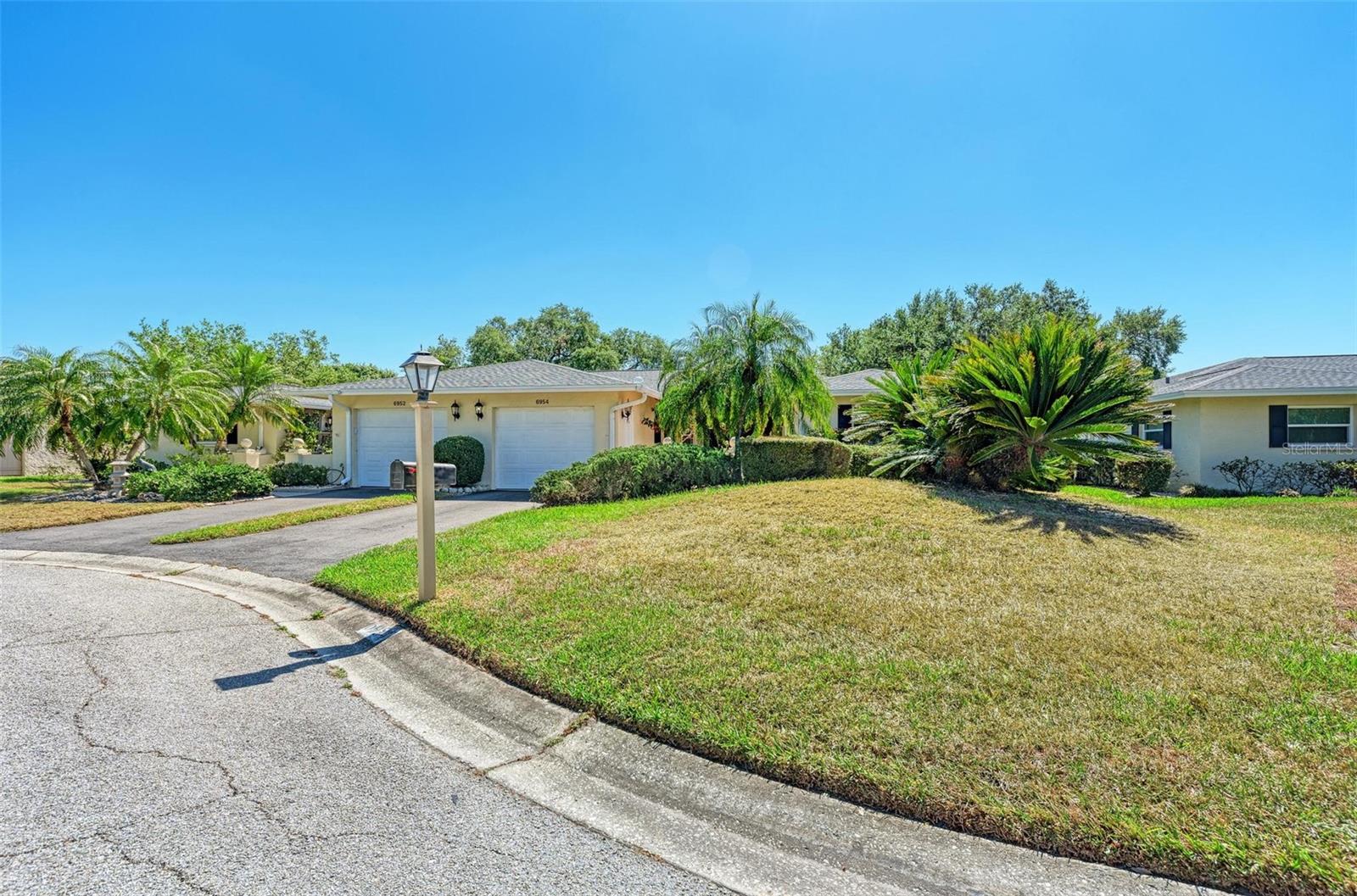 Villa at 6954 W COUNTRY CLUB DR N, SARASOTA, photo 3 of 22