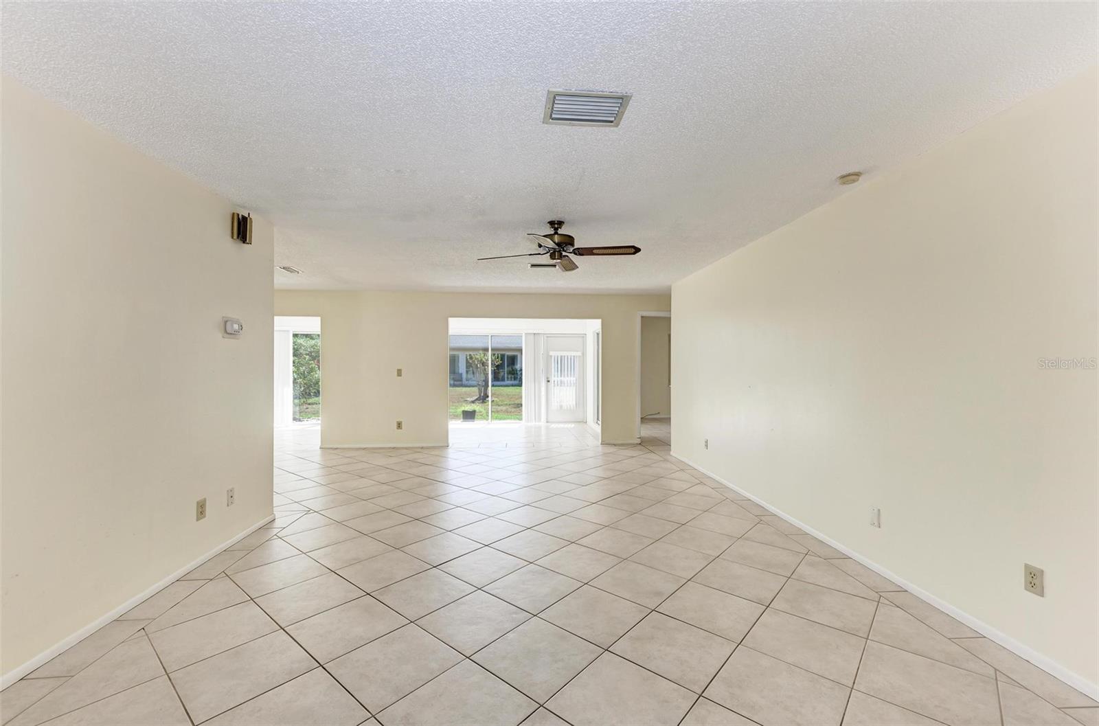Villa at 6954 W COUNTRY CLUB DR N, SARASOTA, photo 6 of 22