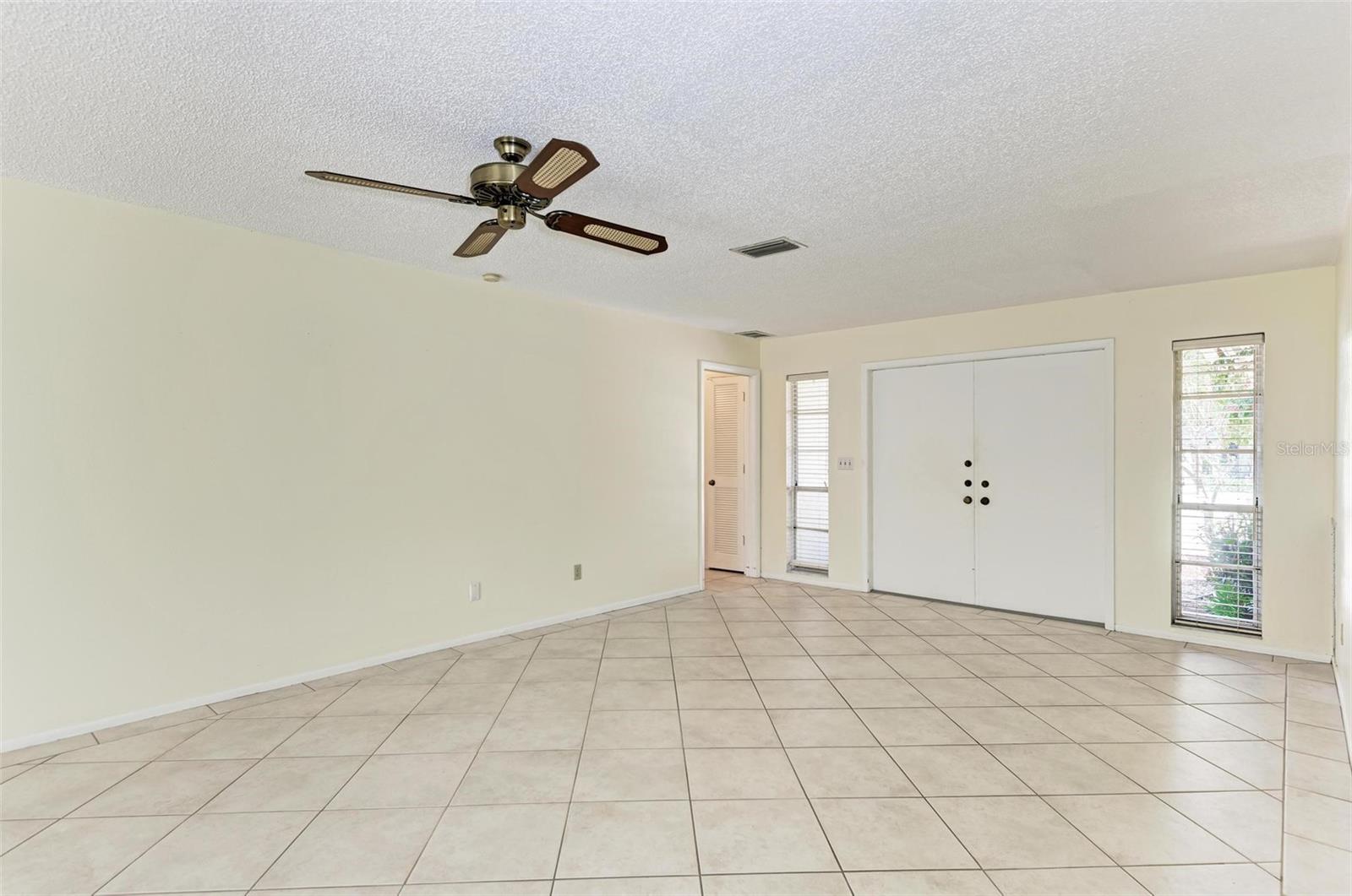 Villa at 6954 W COUNTRY CLUB DR N, SARASOTA, photo 8 of 22