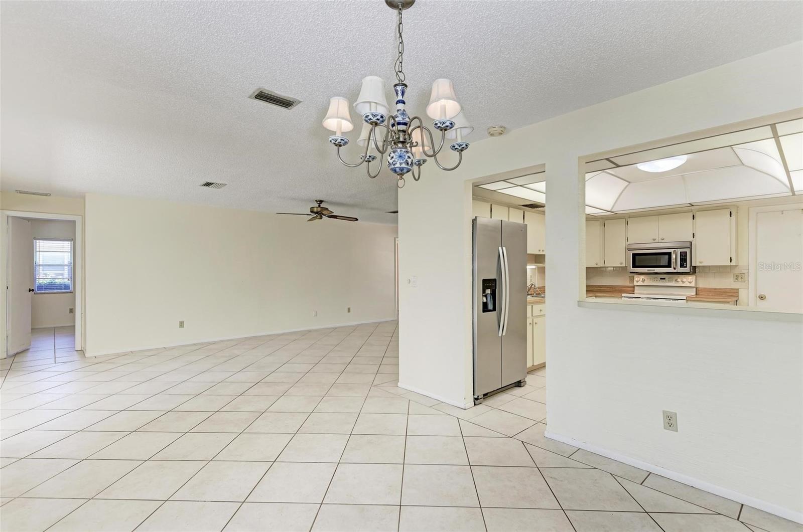 Villa at 6954 W COUNTRY CLUB DR N, SARASOTA, photo 11 of 22