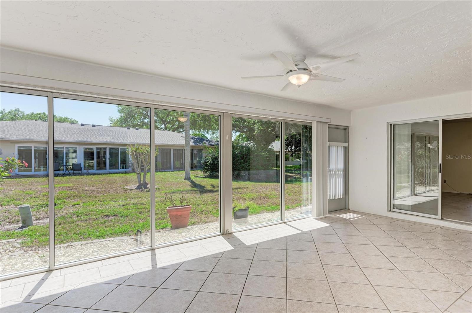 Villa at 6954 W COUNTRY CLUB DR N, SARASOTA, photo 16 of 22