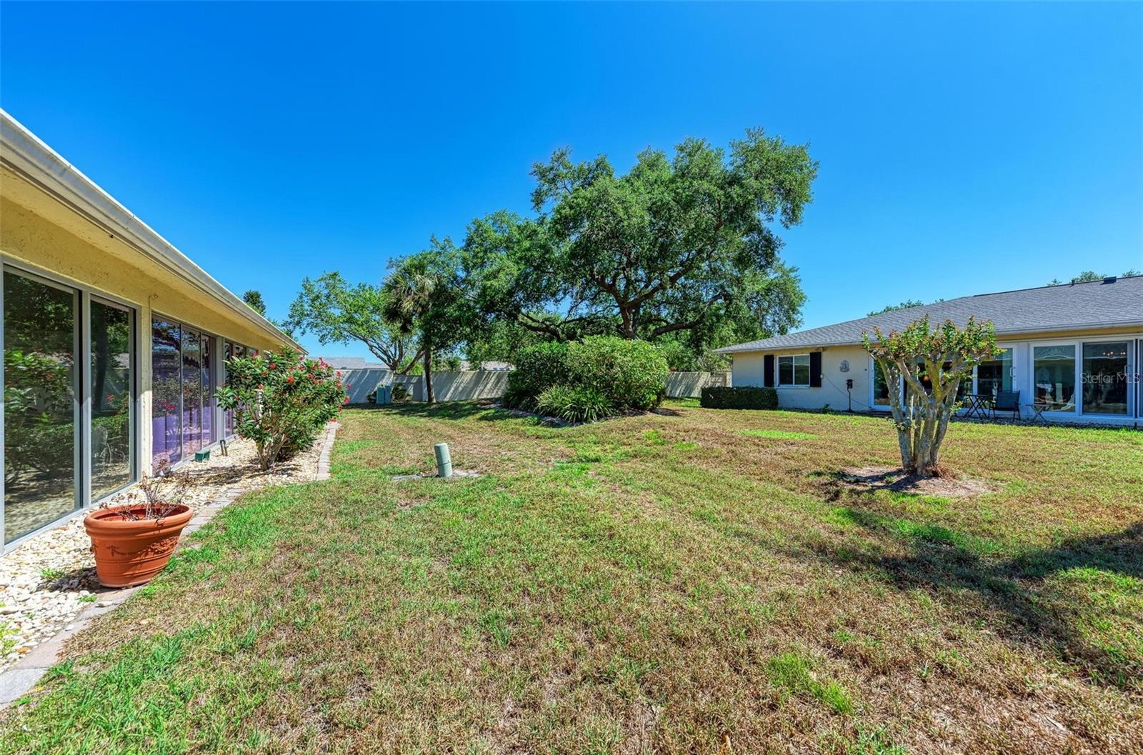 Villa at 6954 W COUNTRY CLUB DR N, SARASOTA, photo 20 of 22