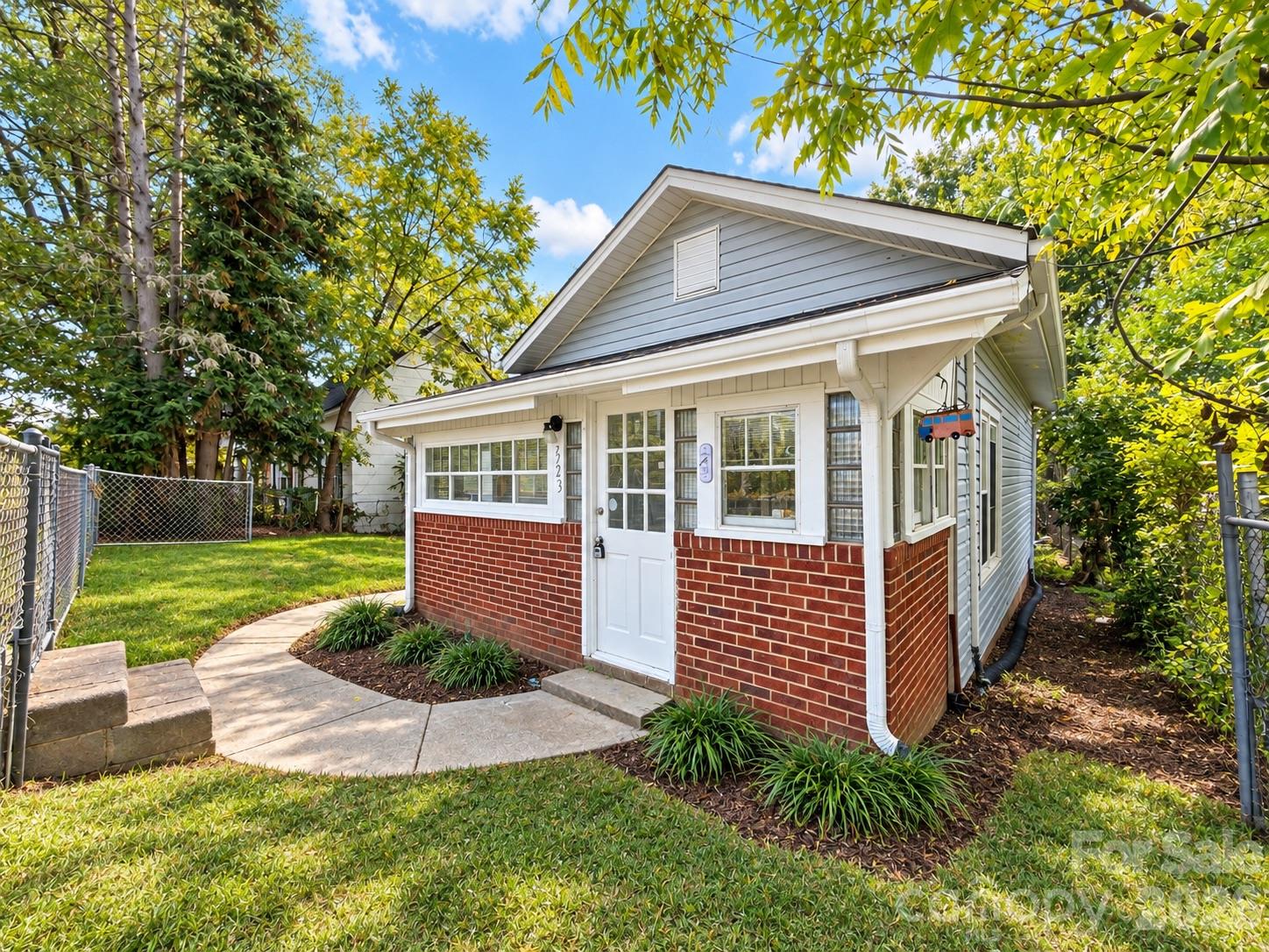 Single Family Residence at 523 Oakwood Avenue, Albemarle, photo 4 of 20