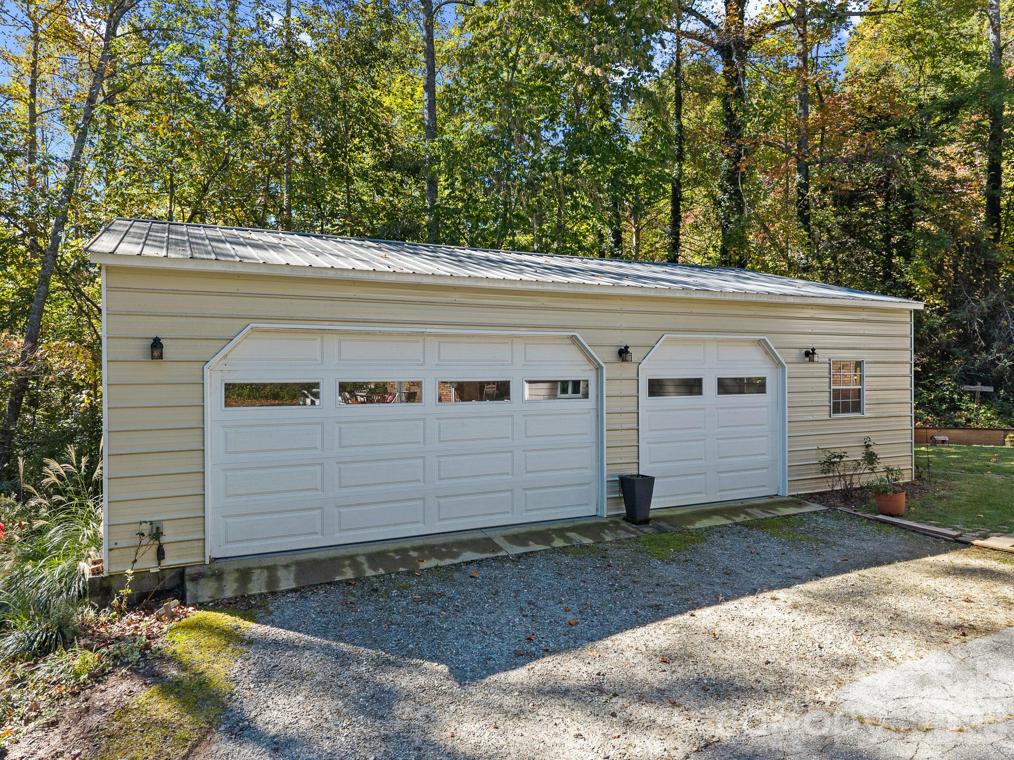 Single Family Residence at 245 Early Road, Saluda, photo 5 of 46