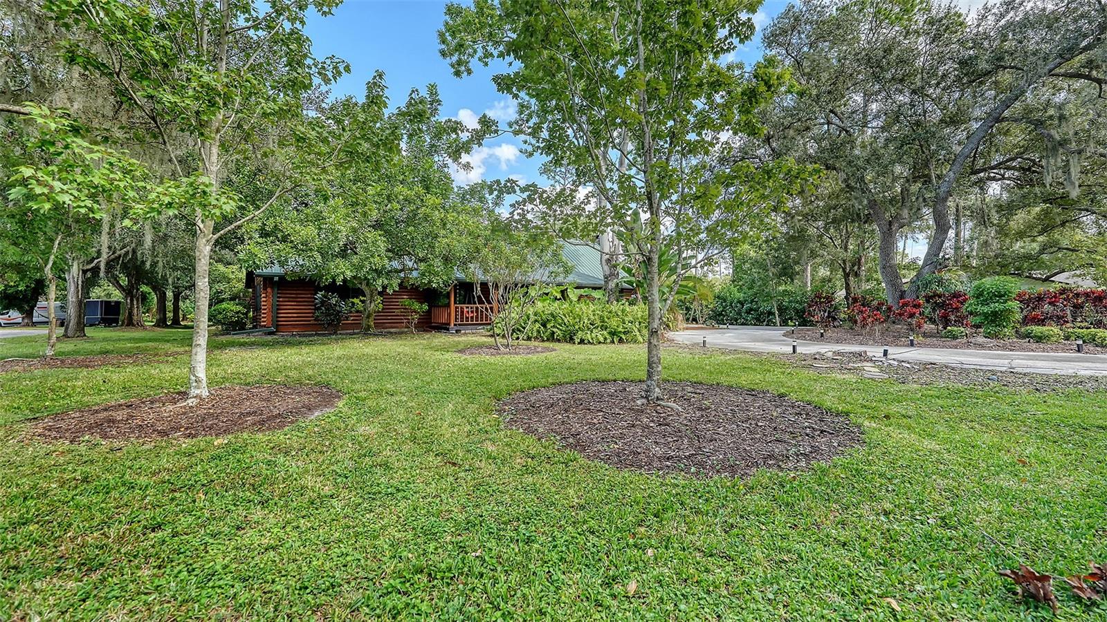 Single Family Residence at 10604 OAK RUN DR, BRADENTON, photo 3 of 100