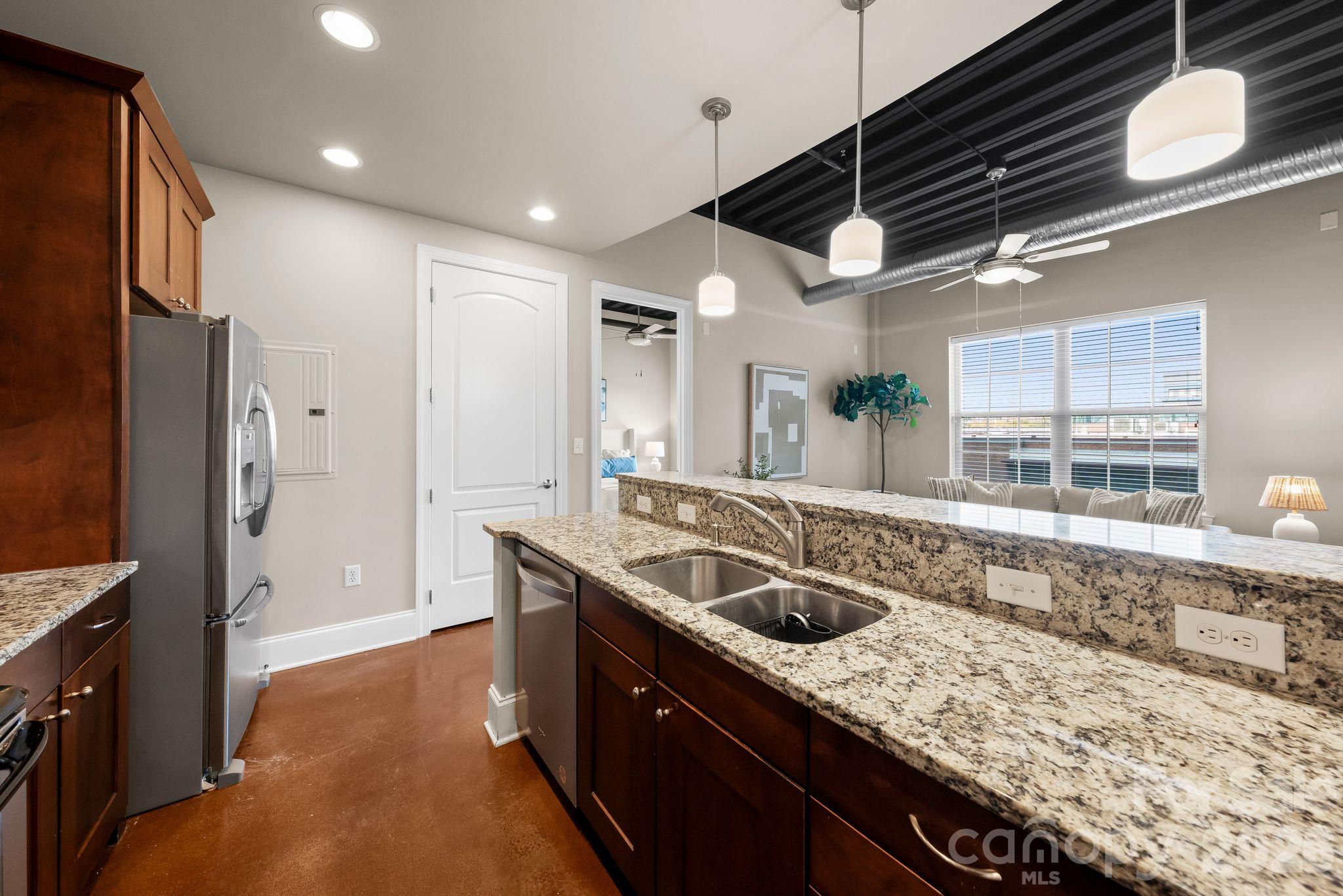 Condominium at 2338 Yadkin Avenue, Charlotte, photo 6 of 27