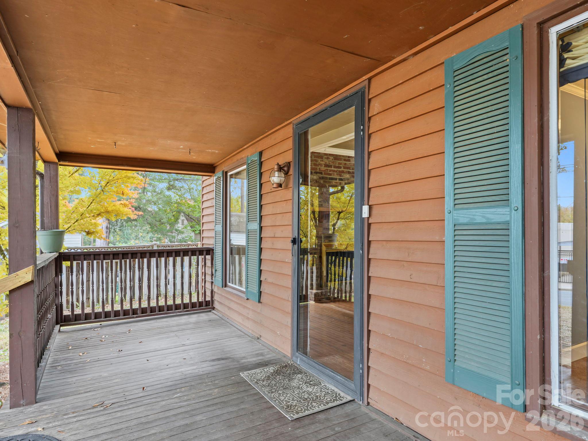 Single Family Residence at 548 Sunnyside Drive SE, Concord, photo 2 of 36