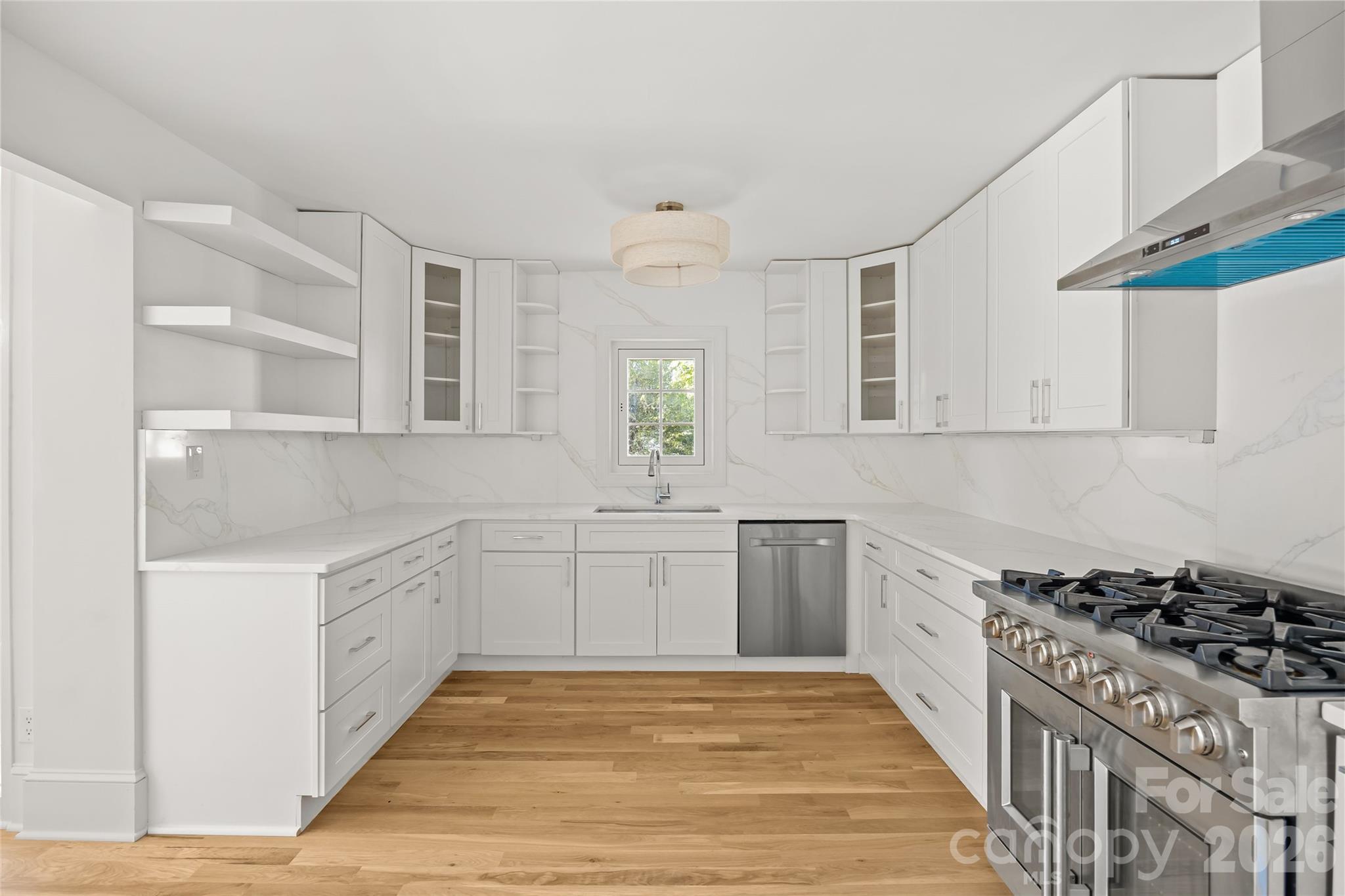 Single Family Residence at 7111 Hopeton Road, Charlotte, photo 15 of 38