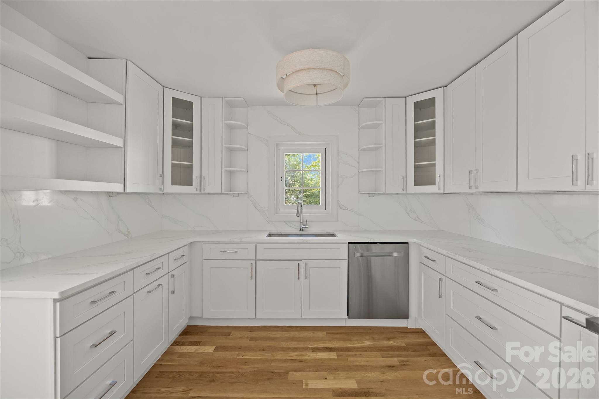 Single Family Residence at 7111 Hopeton Road, Charlotte, photo 16 of 38