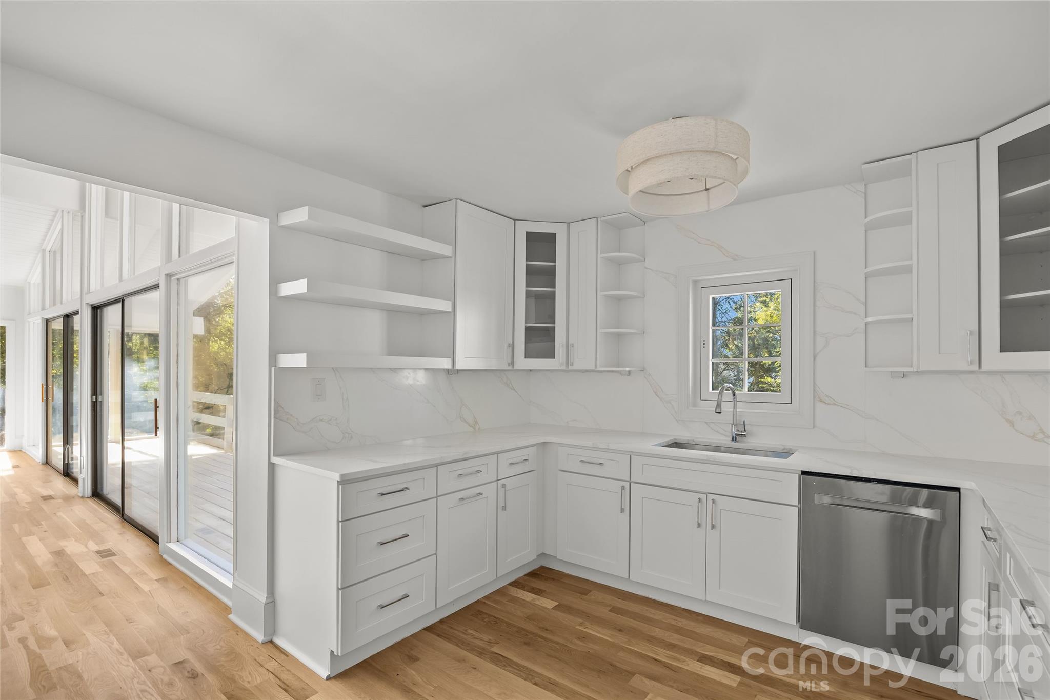 Single Family Residence at 7111 Hopeton Road, Charlotte, photo 17 of 38