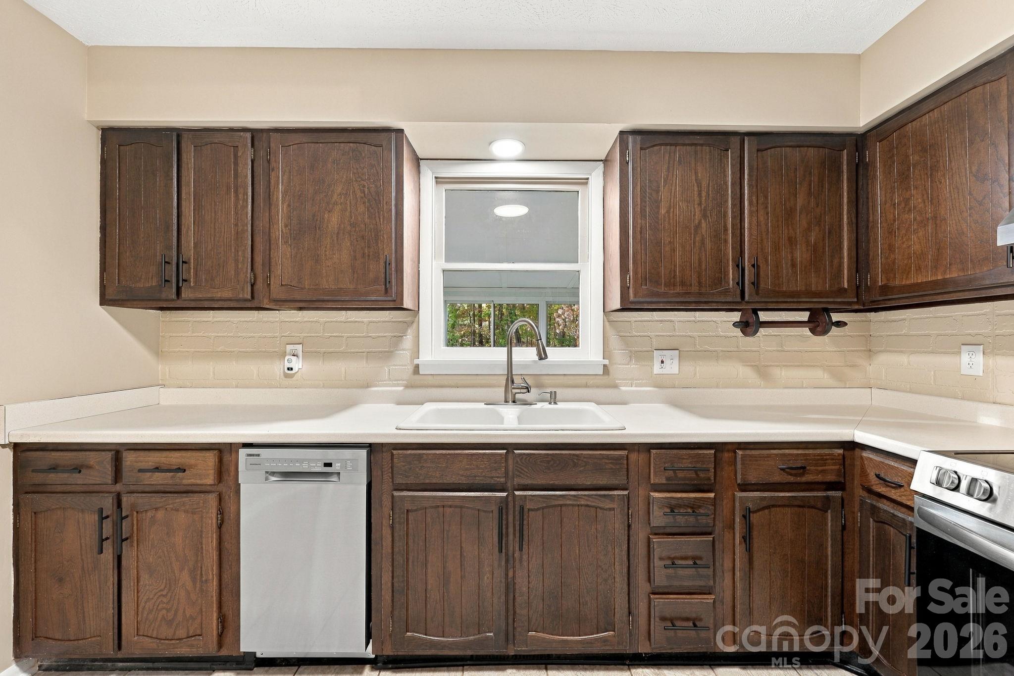 Kitchen - 208 Ball Gap Road, Arden