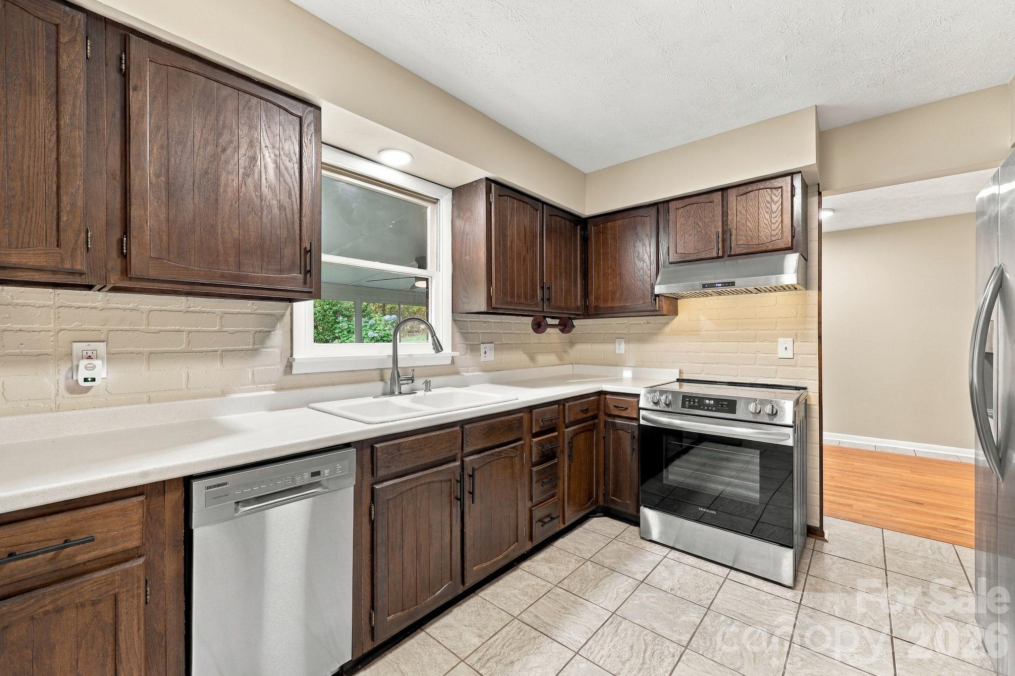 Kitchen - 208 Ball Gap Road, Arden