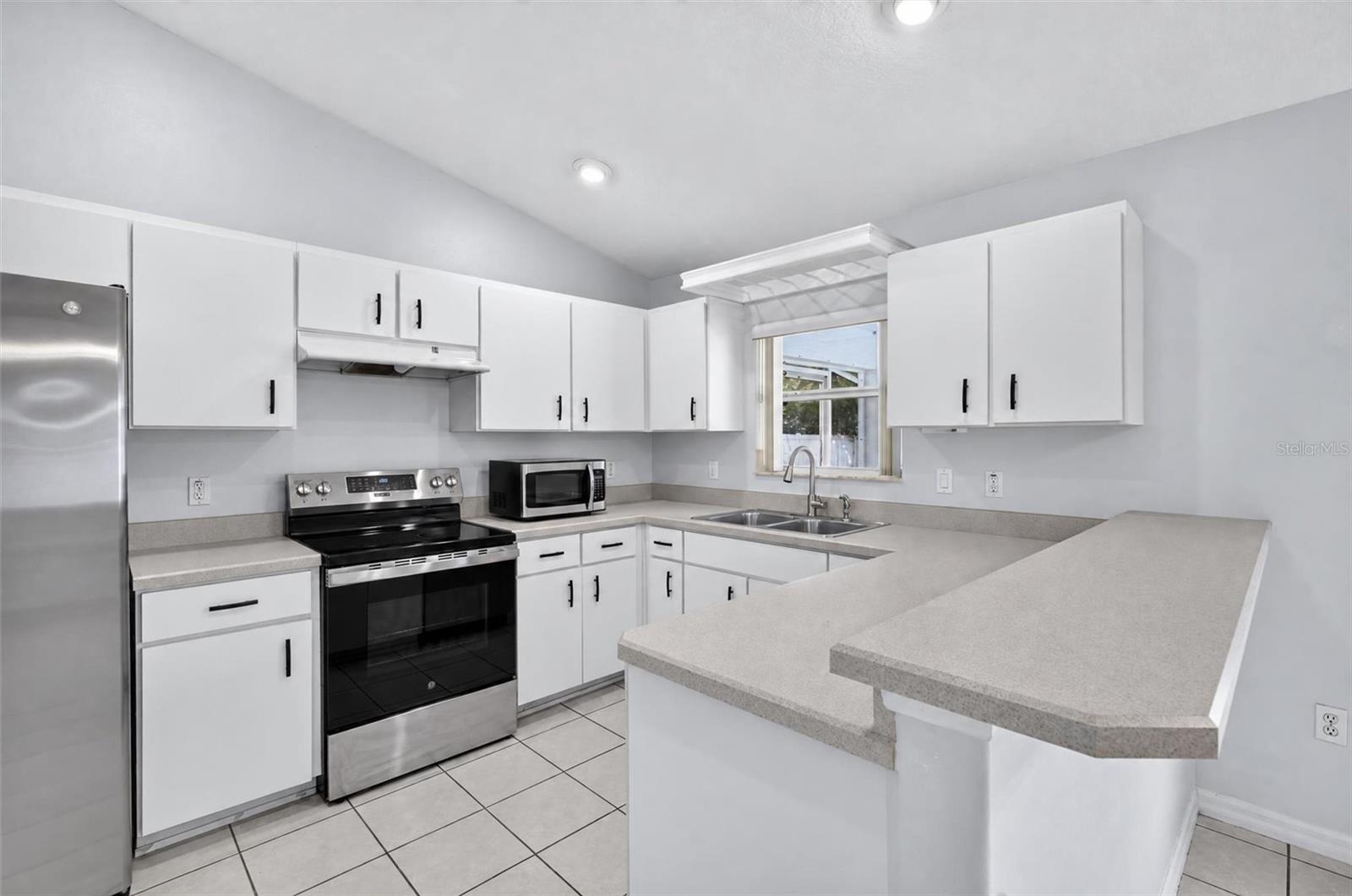 Single Family Residence at 25 POTTERS LN, PALM COAST, photo 14 of 63