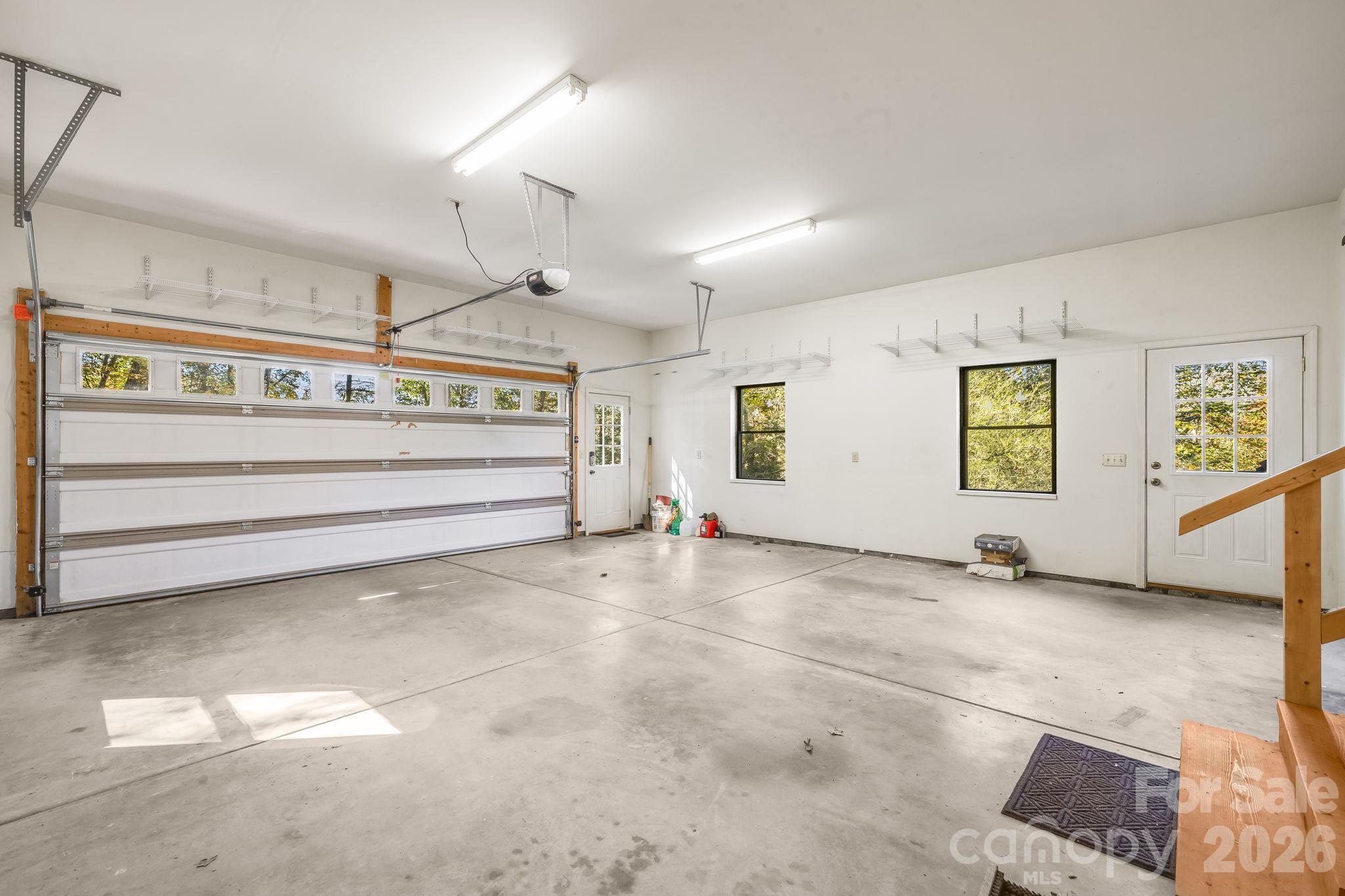 Large Double Garage - 92 Longridge Lane, Waynesville