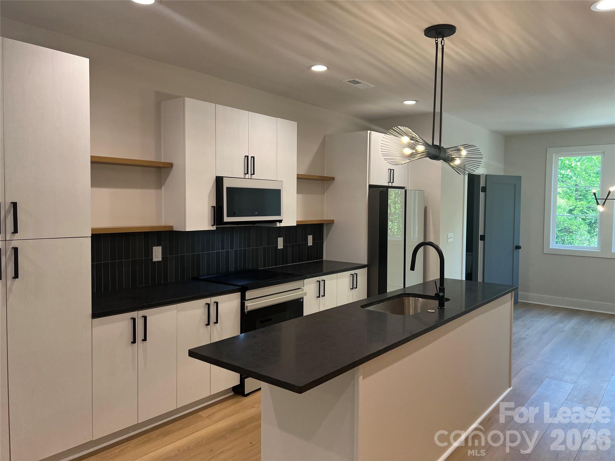 Townhouse at 1312 Carolyn Drive, Charlotte, photo 3 of 27