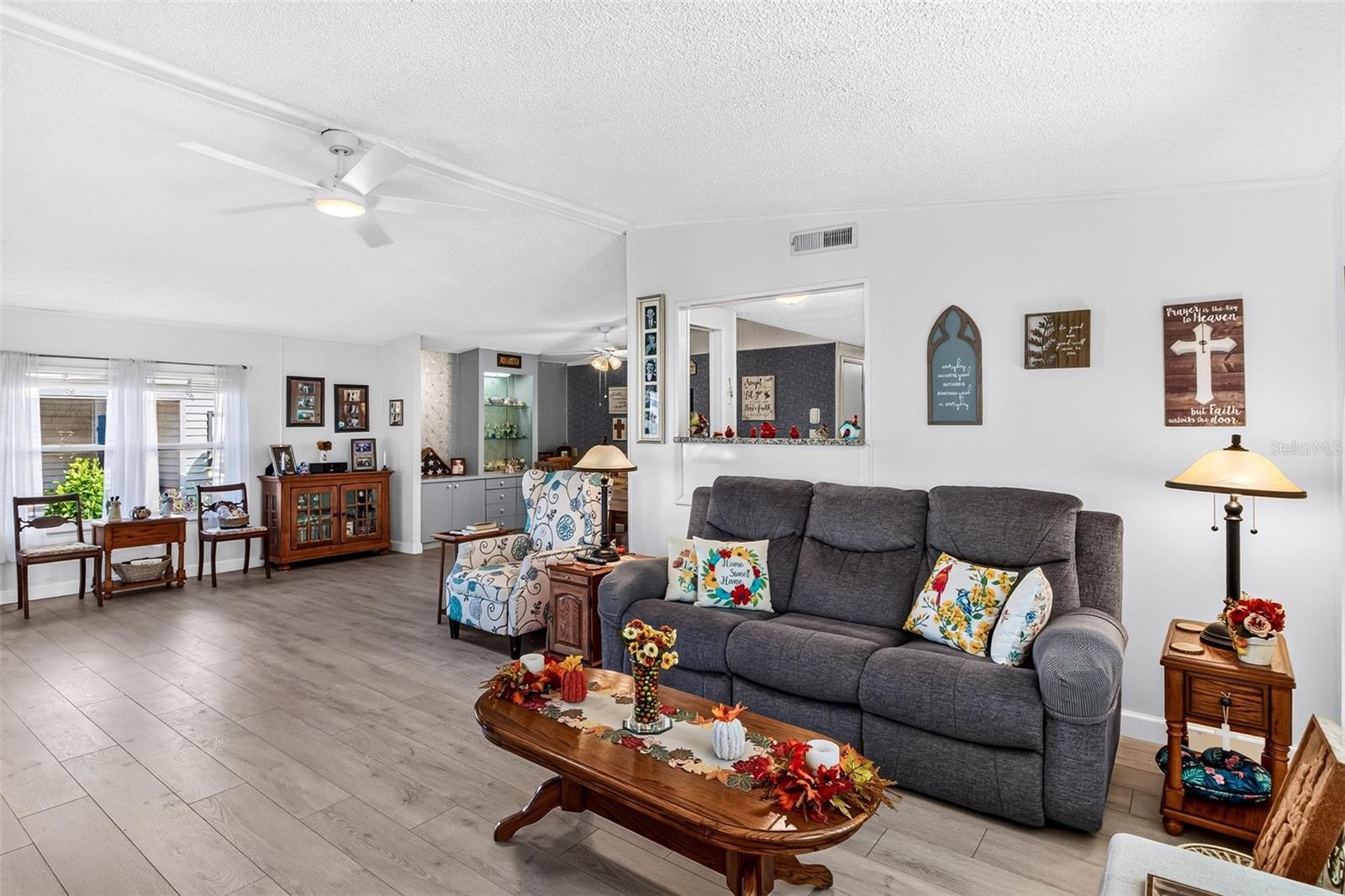 Manufactured Home at 4930 COLONNADES CIR E, LAKELAND, photo 18 of 45