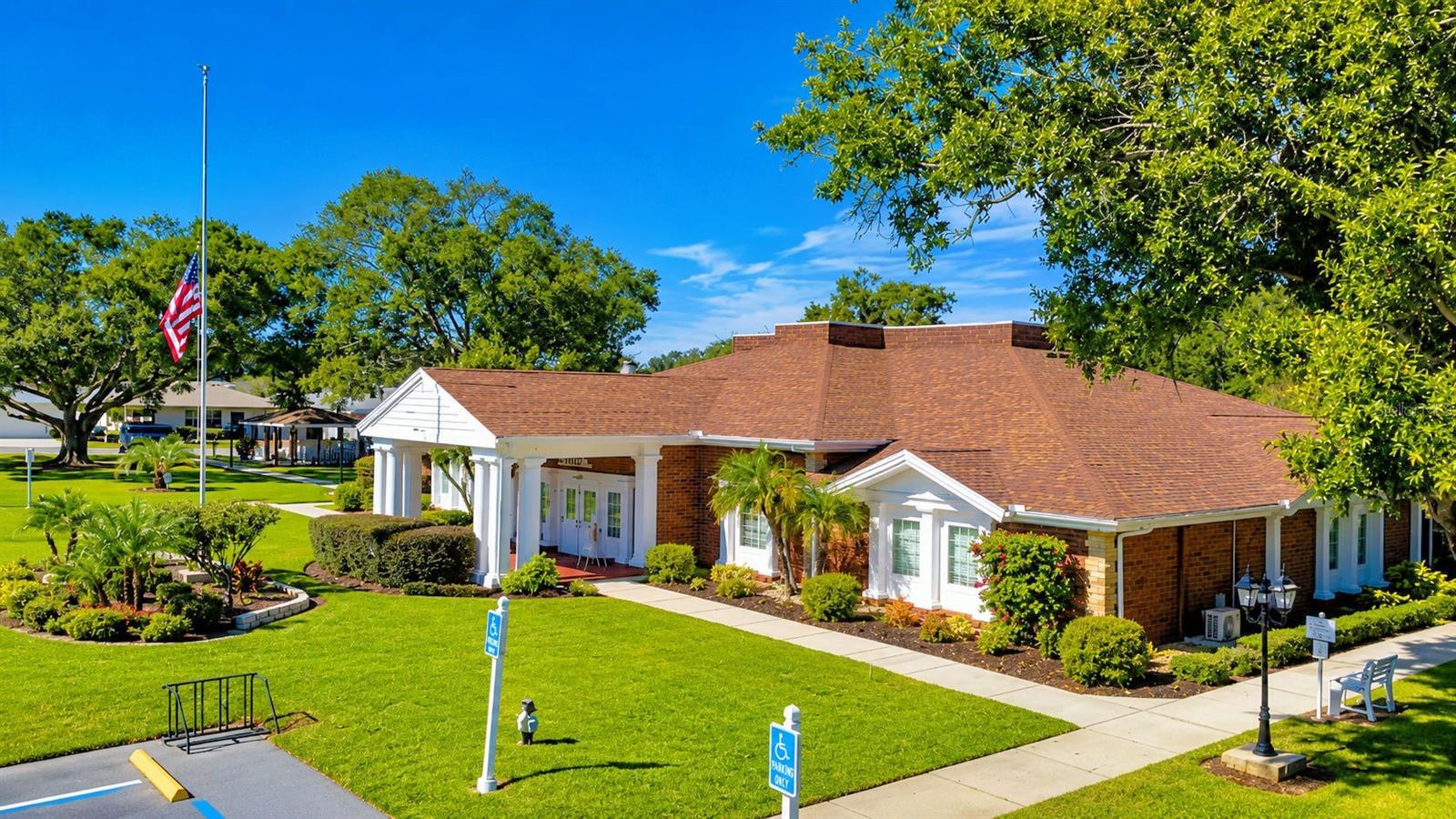 Clubhouse - 4930 COLONNADES CIR E, LAKELAND