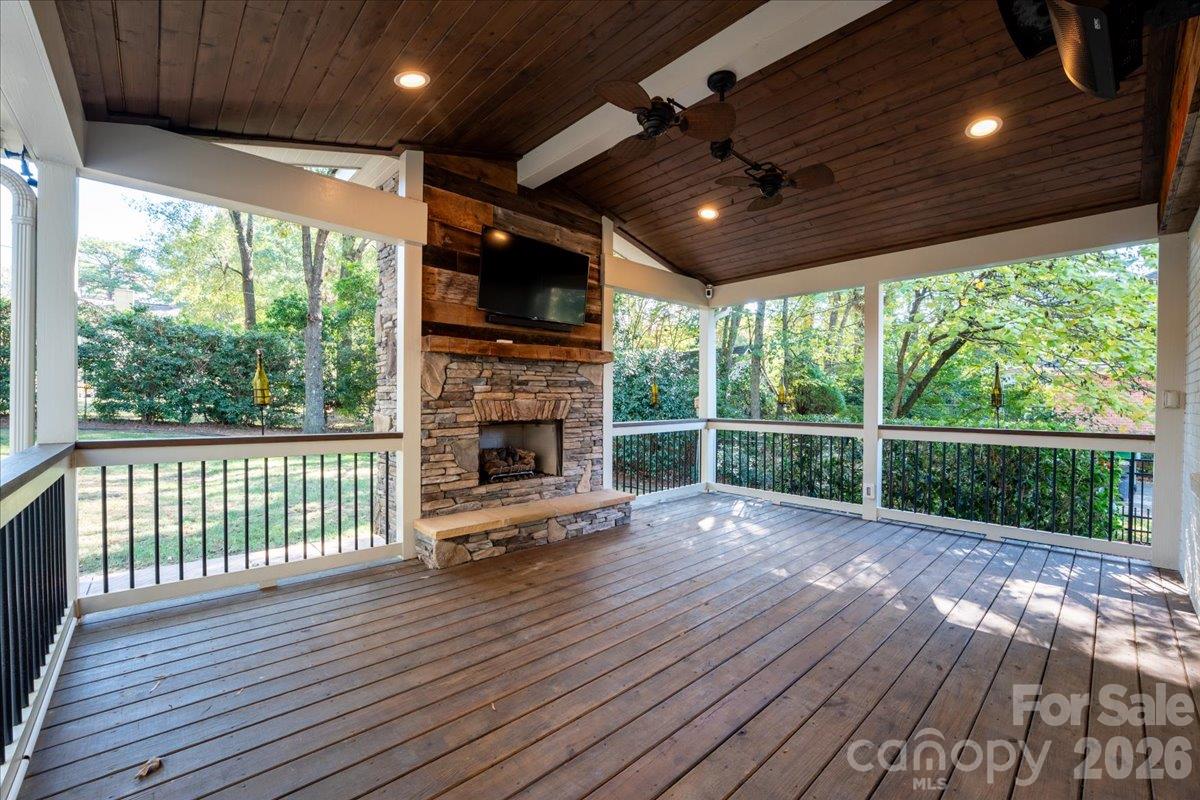 Single Family Residence at 1312 Redcoat Drive, Charlotte, photo 8 of 45