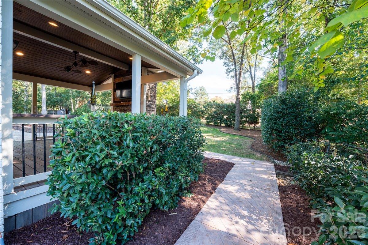 Single Family Residence at 1312 Redcoat Drive, Charlotte, photo 33 of 45