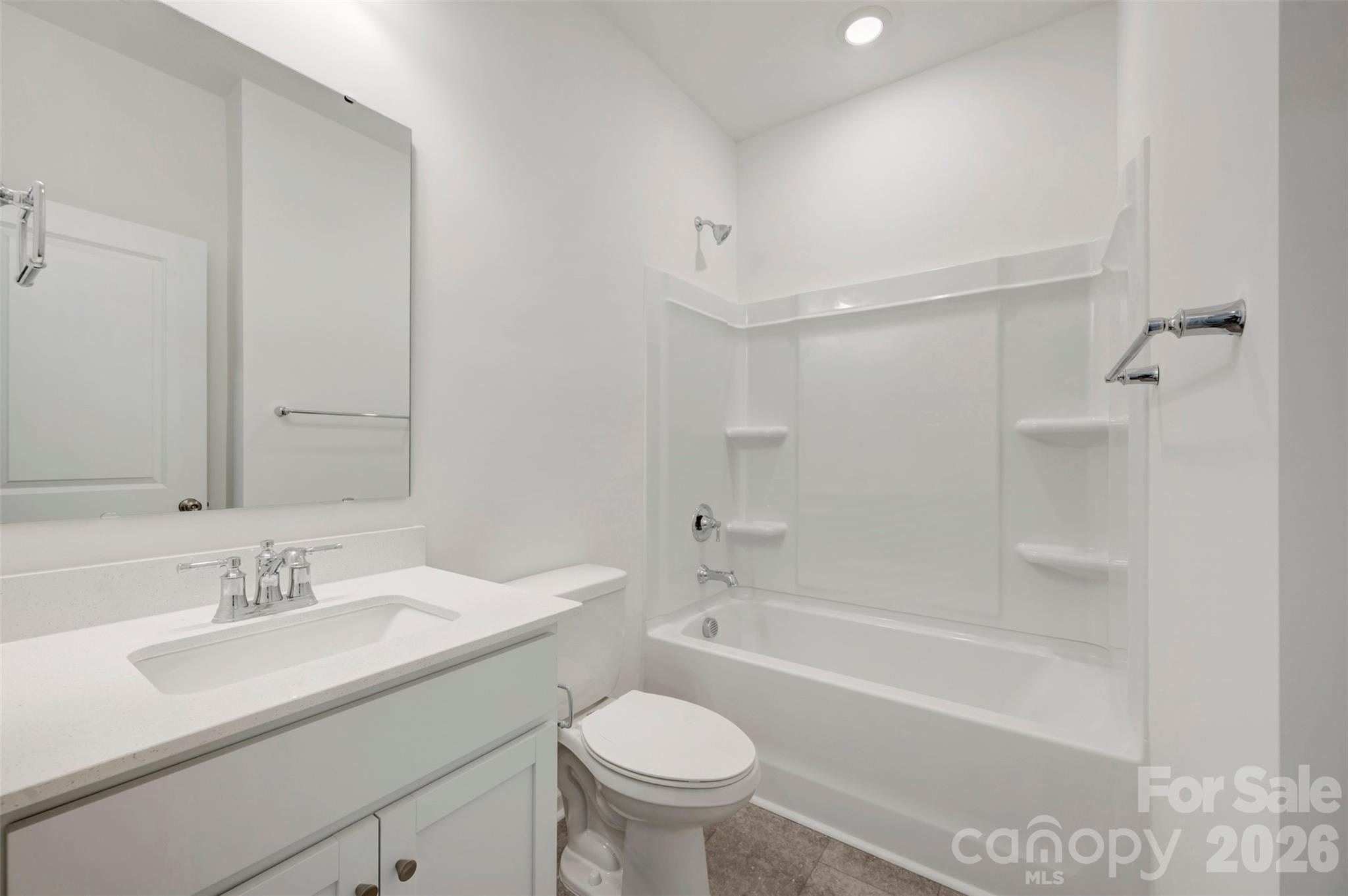 First floor bathroom - 636 Willoughby Park Drive, Monroe