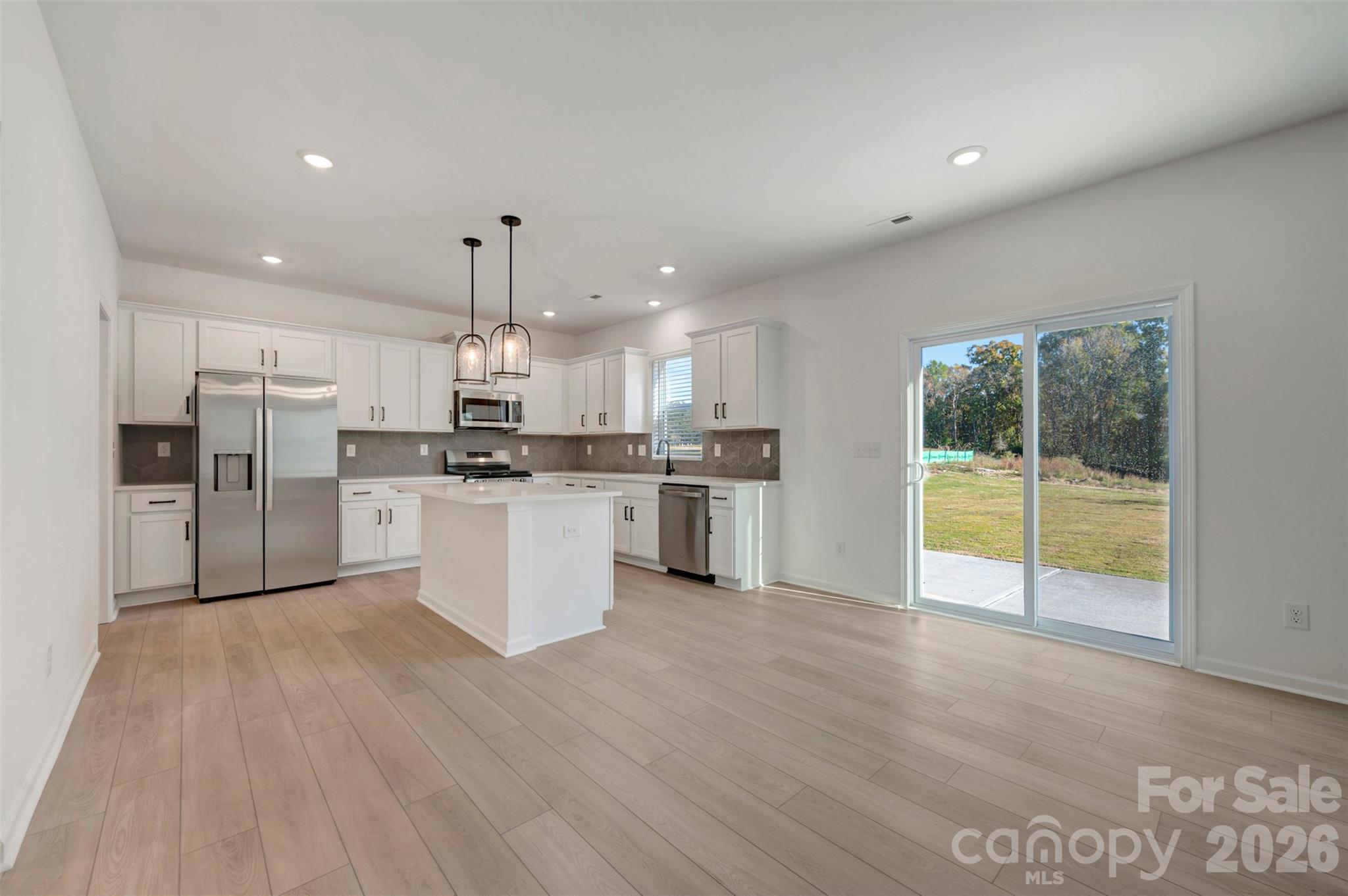 Kitchen - 636 Willoughby Park Drive, Monroe