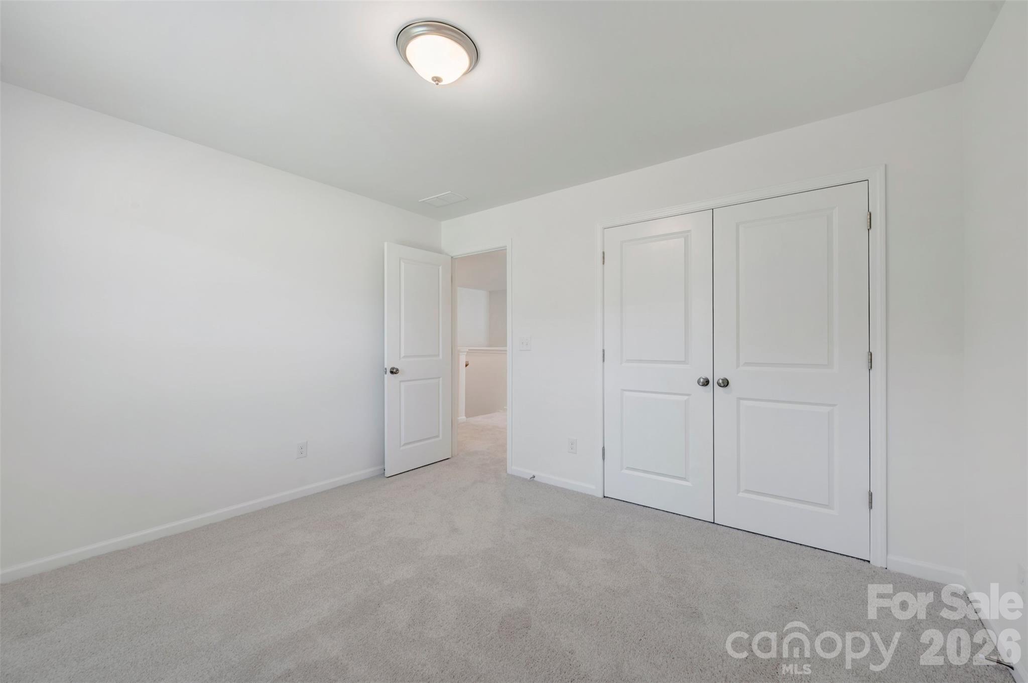Secondary bedroom - 636 Willoughby Park Drive, Monroe