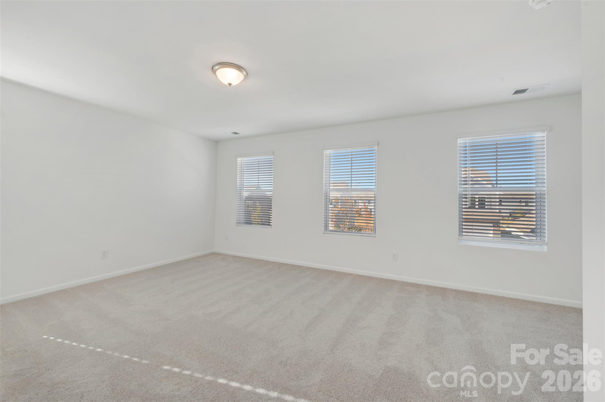 Owner's suite - 636 Willoughby Park Drive, Monroe