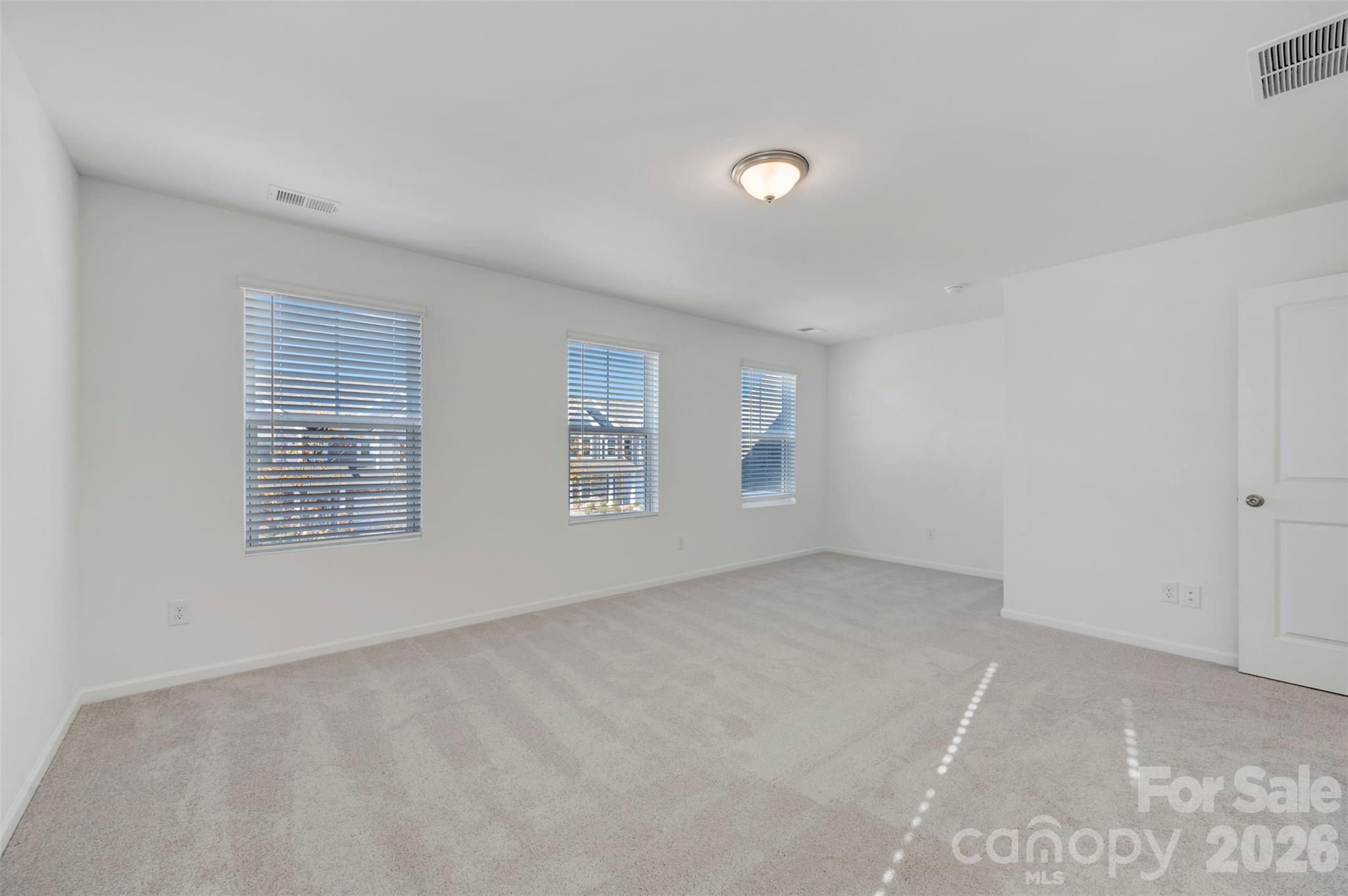 Owner's suite - 636 Willoughby Park Drive, Monroe