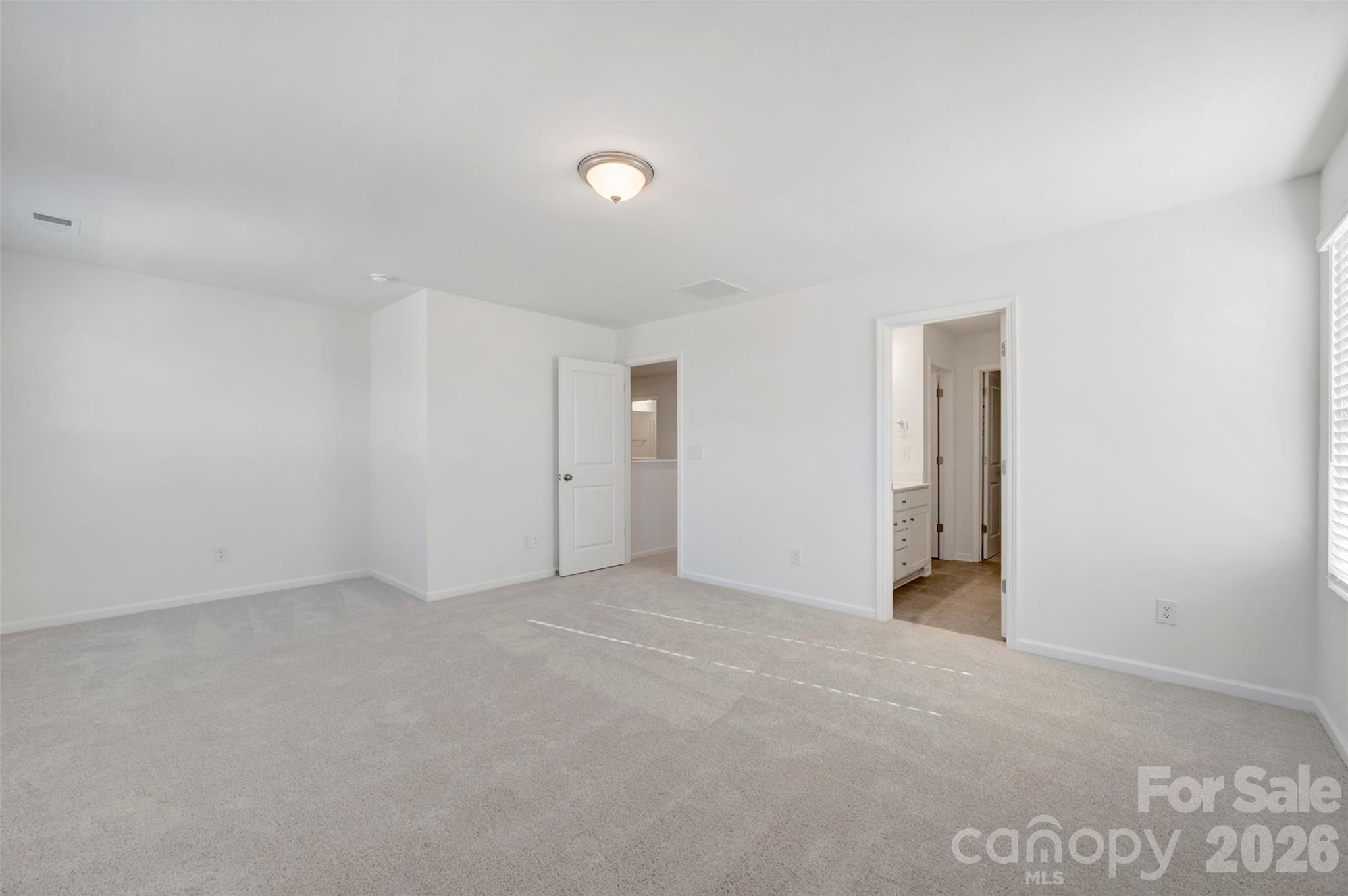 Owner's suite - 636 Willoughby Park Drive, Monroe