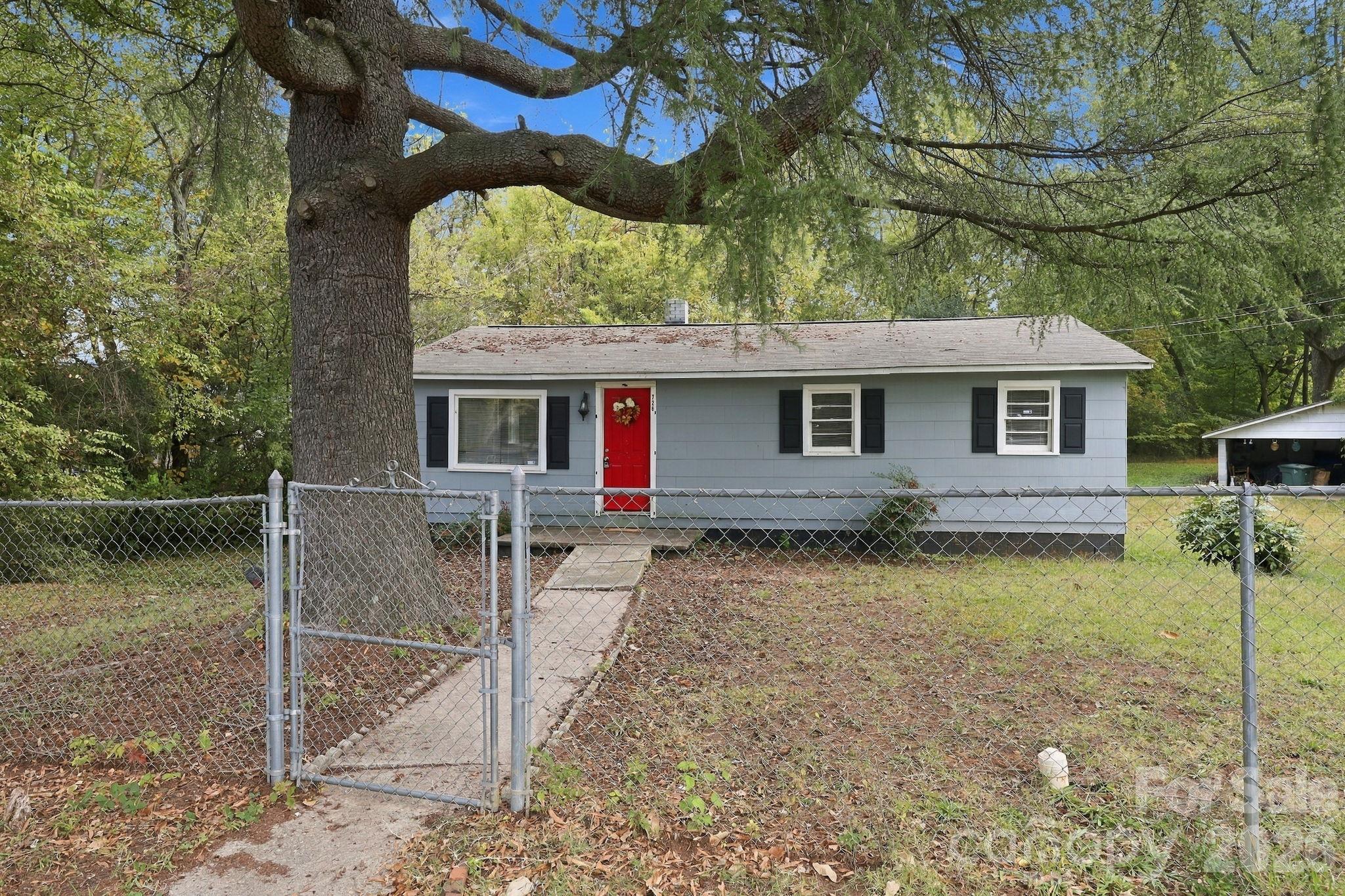 Single Family Residence at 726 Grace Street, Salisbury, photo 6 of 59