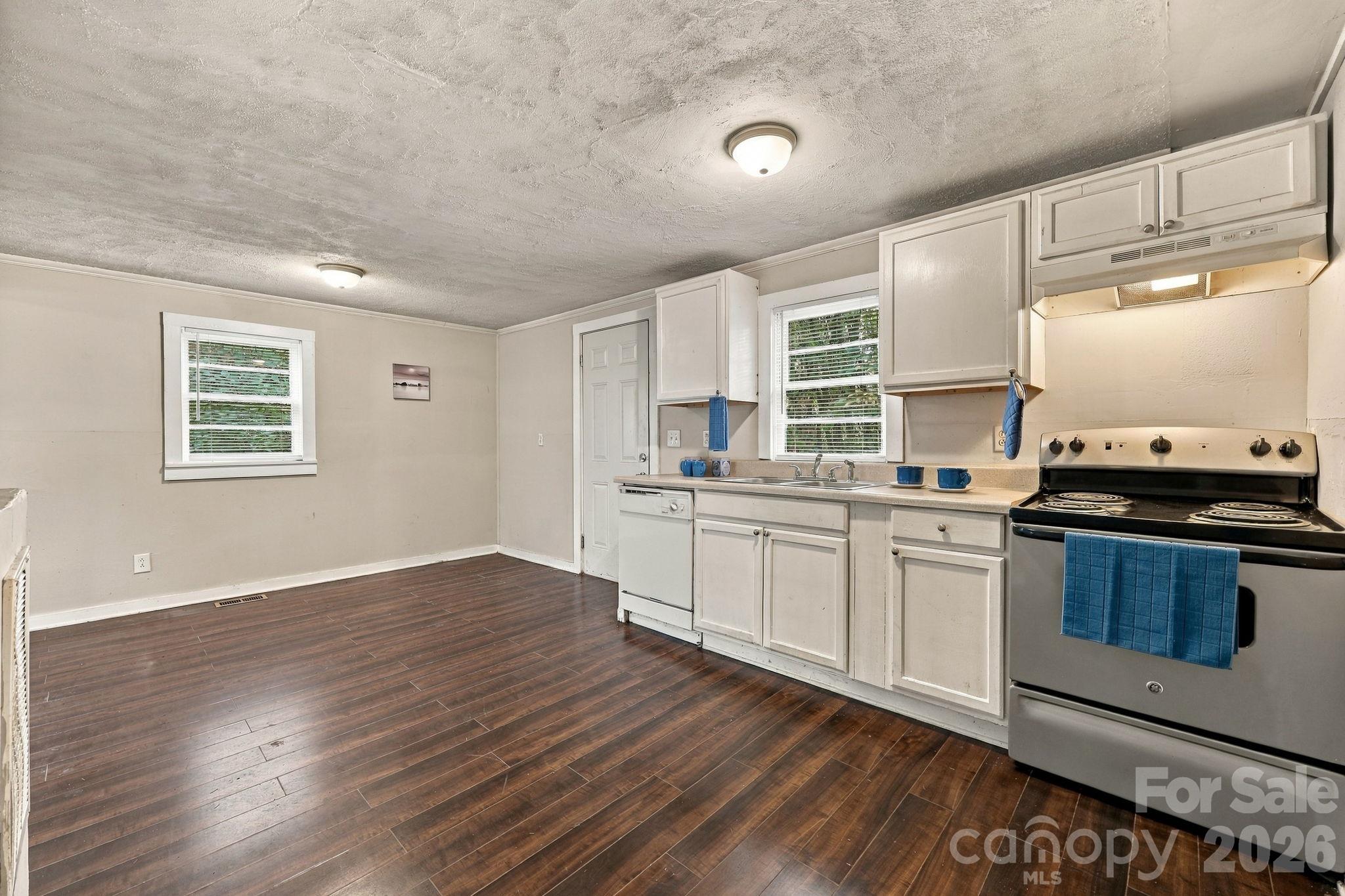 Single Family Residence at 726 Grace Street, Salisbury, photo 26 of 59