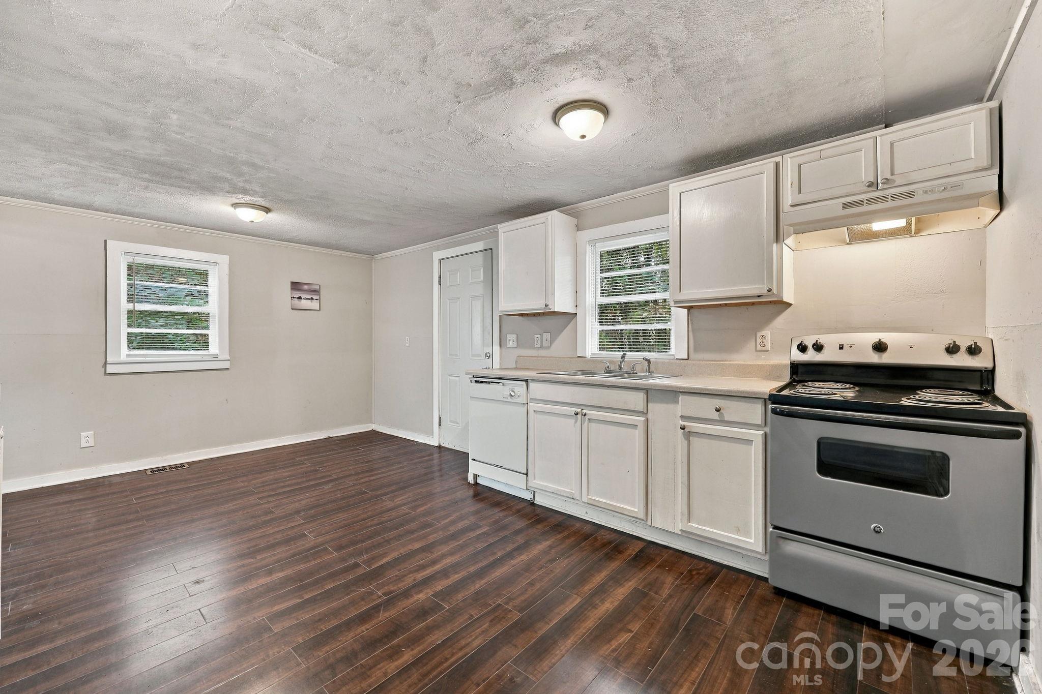 Single Family Residence at 726 Grace Street, Salisbury, photo 24 of 59