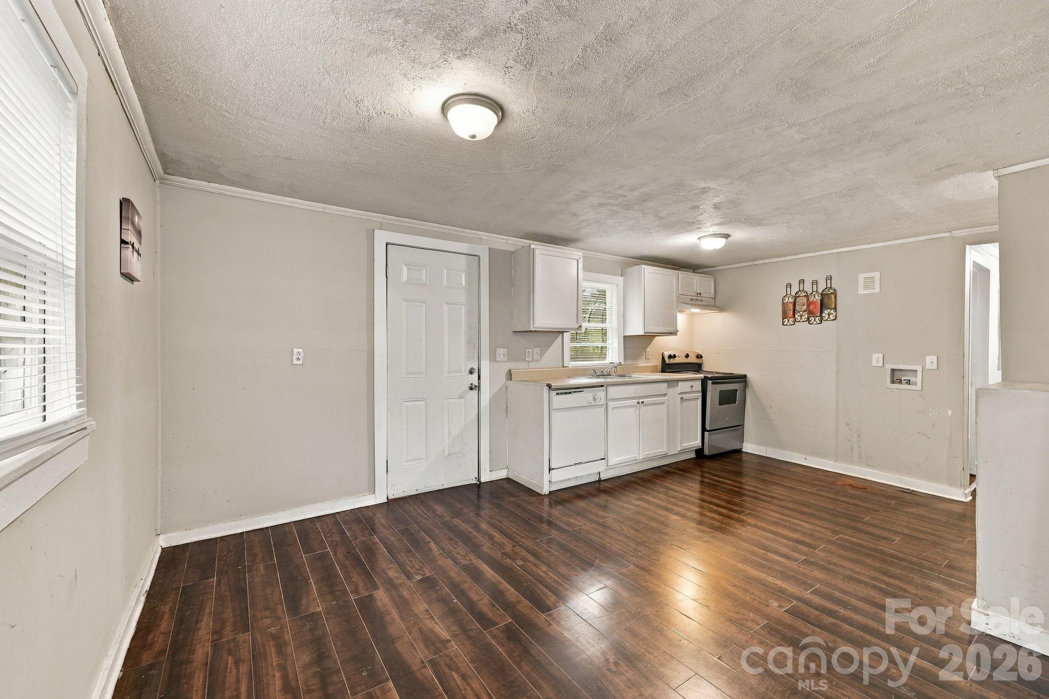 Single Family Residence at 726 Grace Street, Salisbury, photo 12 of 59