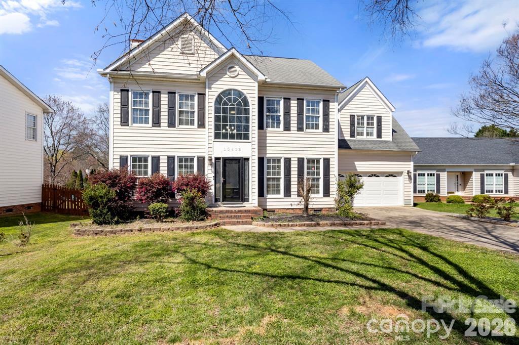 Single Family Residence at 10413 Friarsgate Road, Huntersville, photo 2 of 34