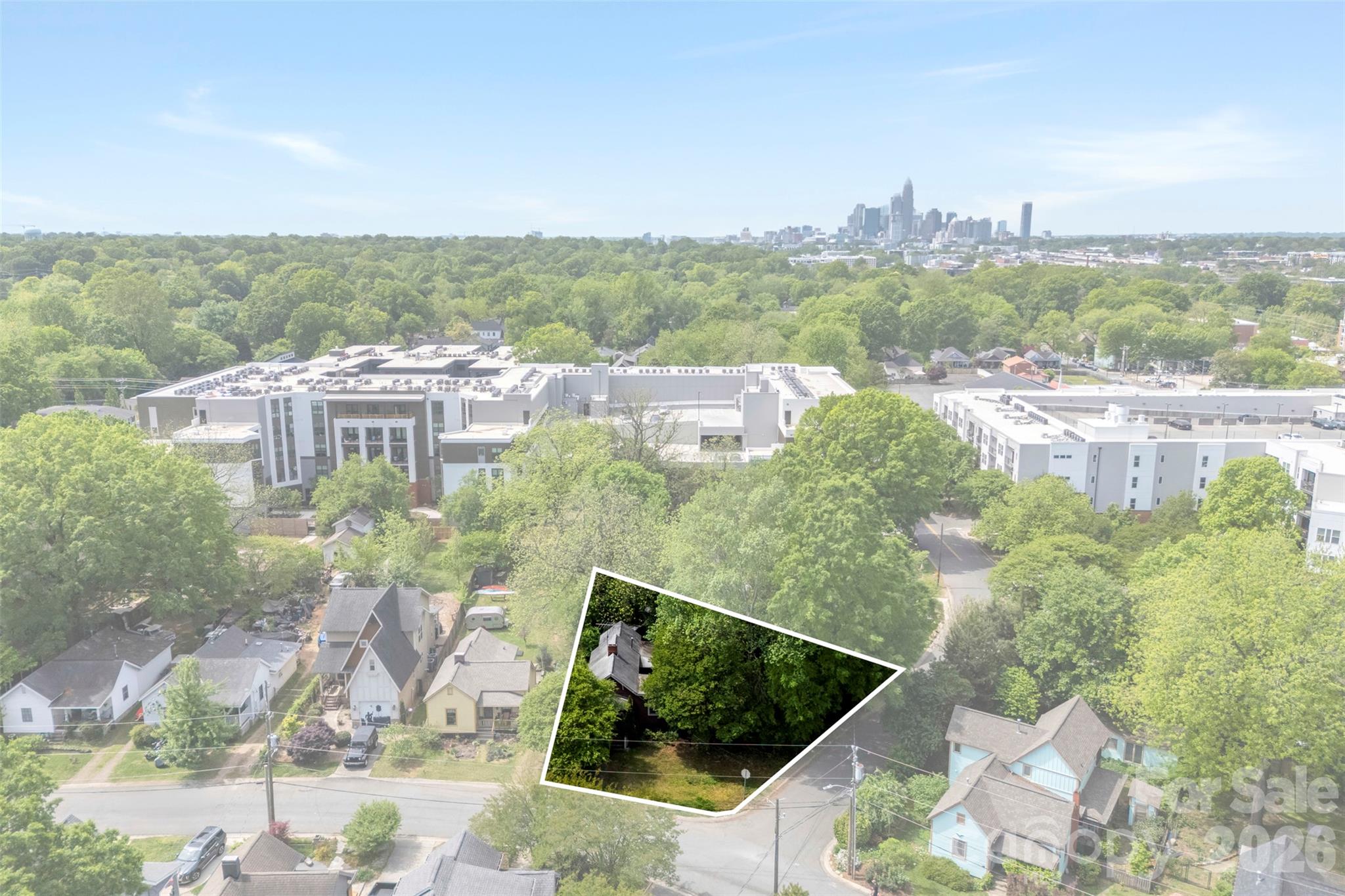 Enjoy a prime location just minutes from YMSA, Sprouts, local favorite restaurants, breweries, and more! - 700 E 37th Street, Charlotte
