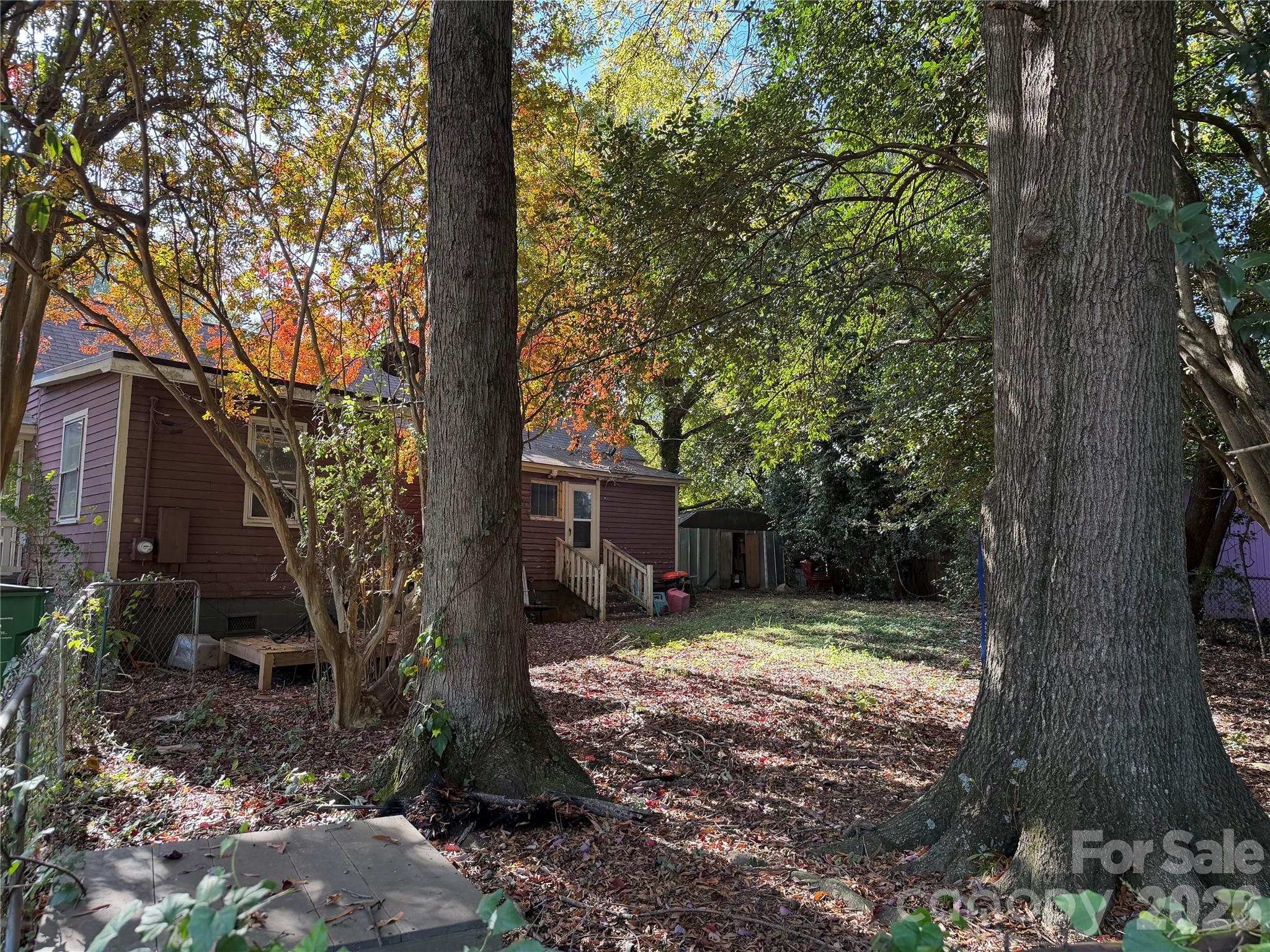 Single Family Residence at 700 E 37th Street, Charlotte, photo 2 of 9