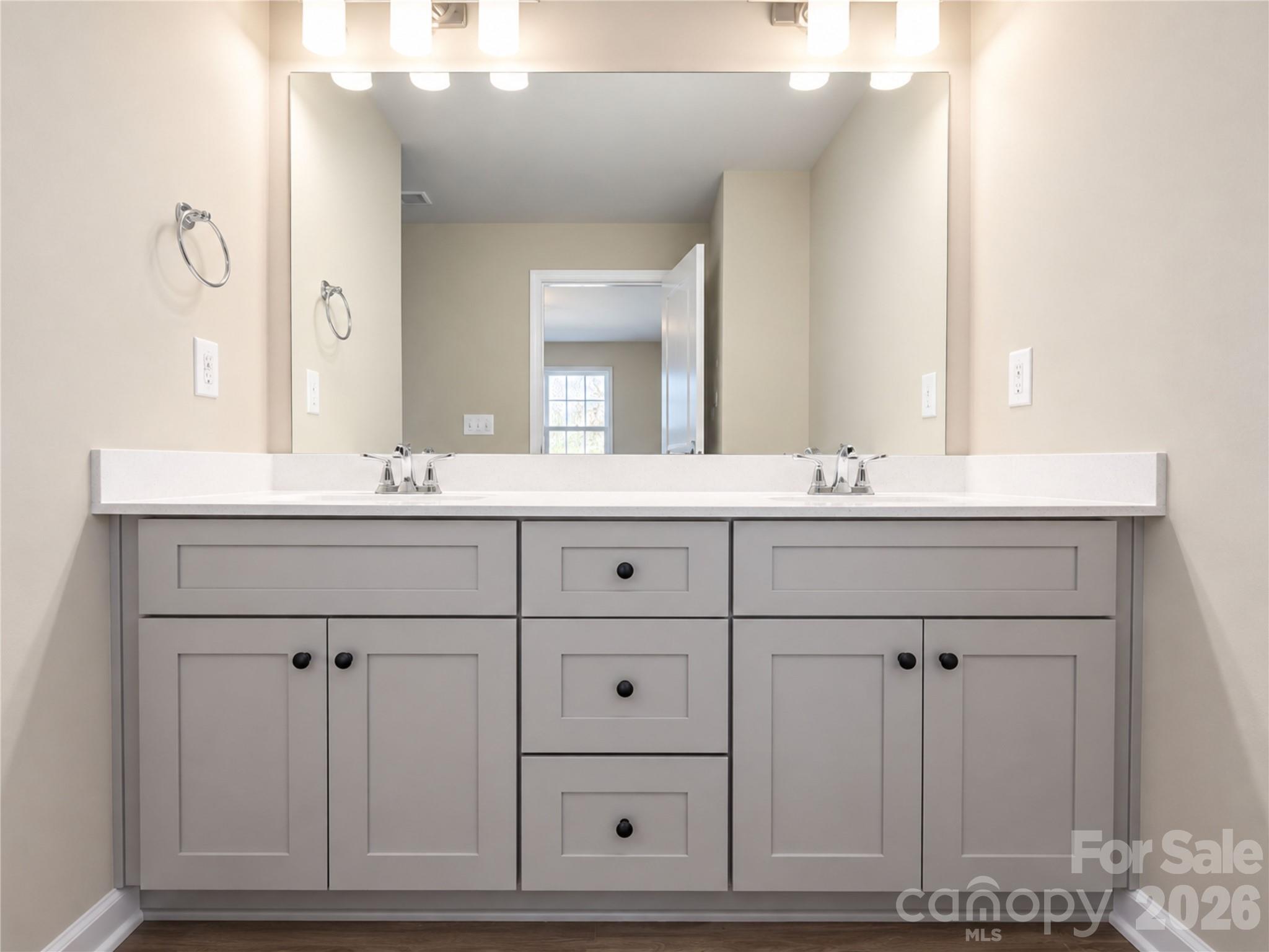 Representation Photos - 1345 Santee Street, Charlotte