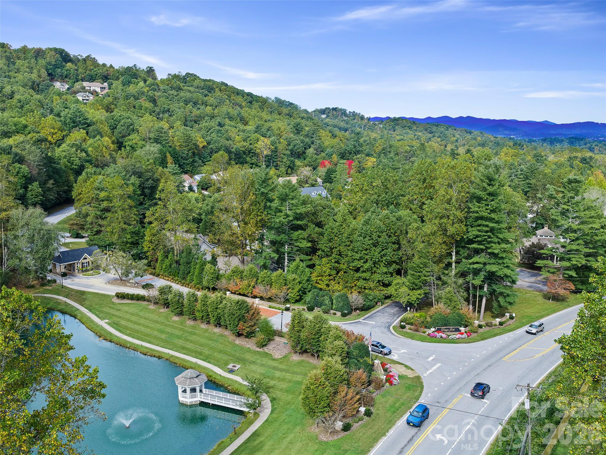 Lot at 999 Millbrae Loop, Hendersonville, photo 3 of 10