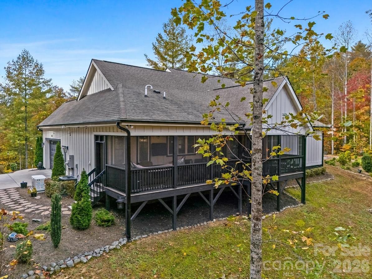 Single Family Residence at 144 Morning Air Lane, Hendersonville, photo 44 of 48