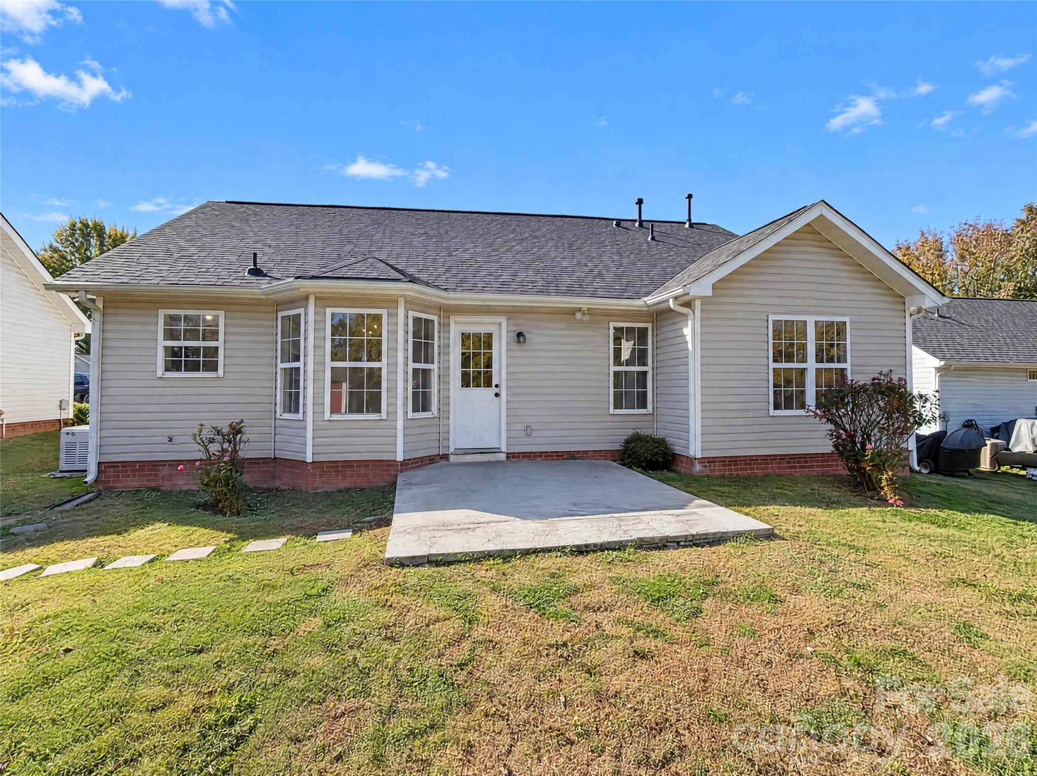 Single Family Residence at 7018 Rumple Road, Charlotte, photo 5 of 15