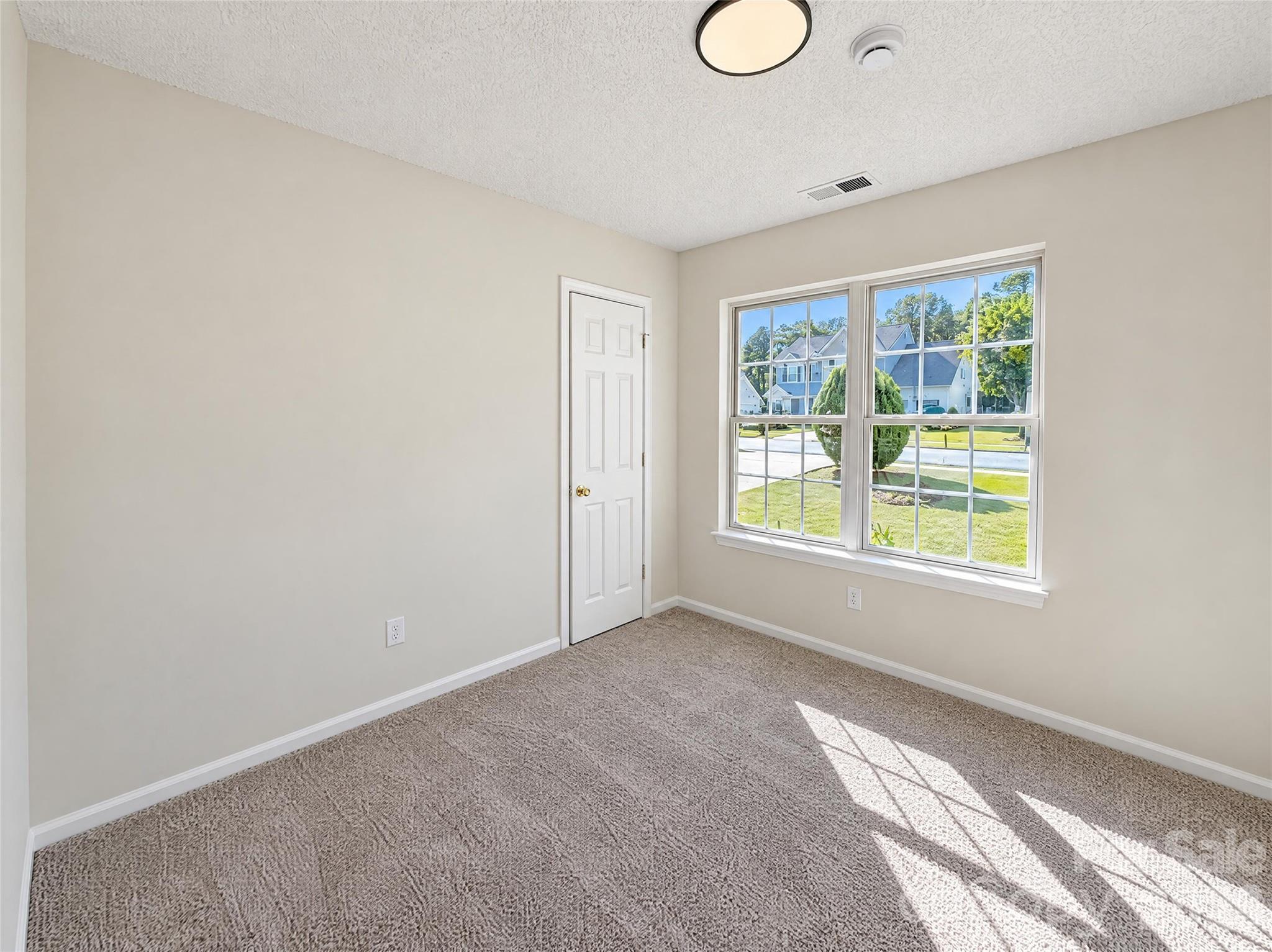Single Family Residence at 7018 Rumple Road, Charlotte, photo 9 of 15