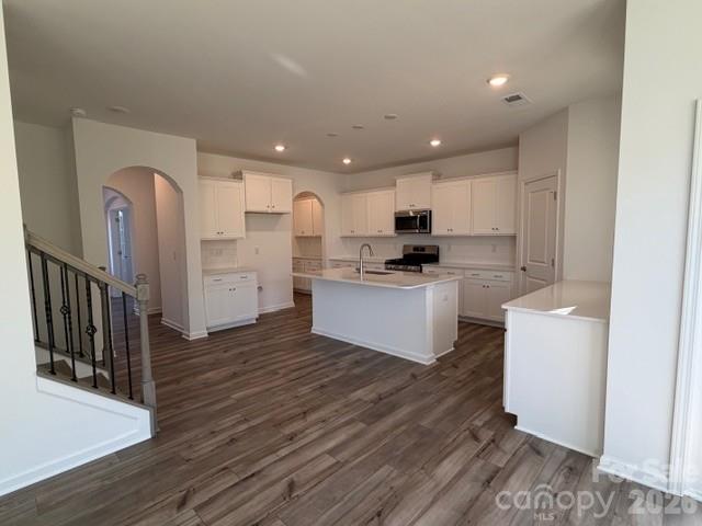 Single Family Residence at 1532 Swallow Tail Drive, Belmont, photo 4 of 22