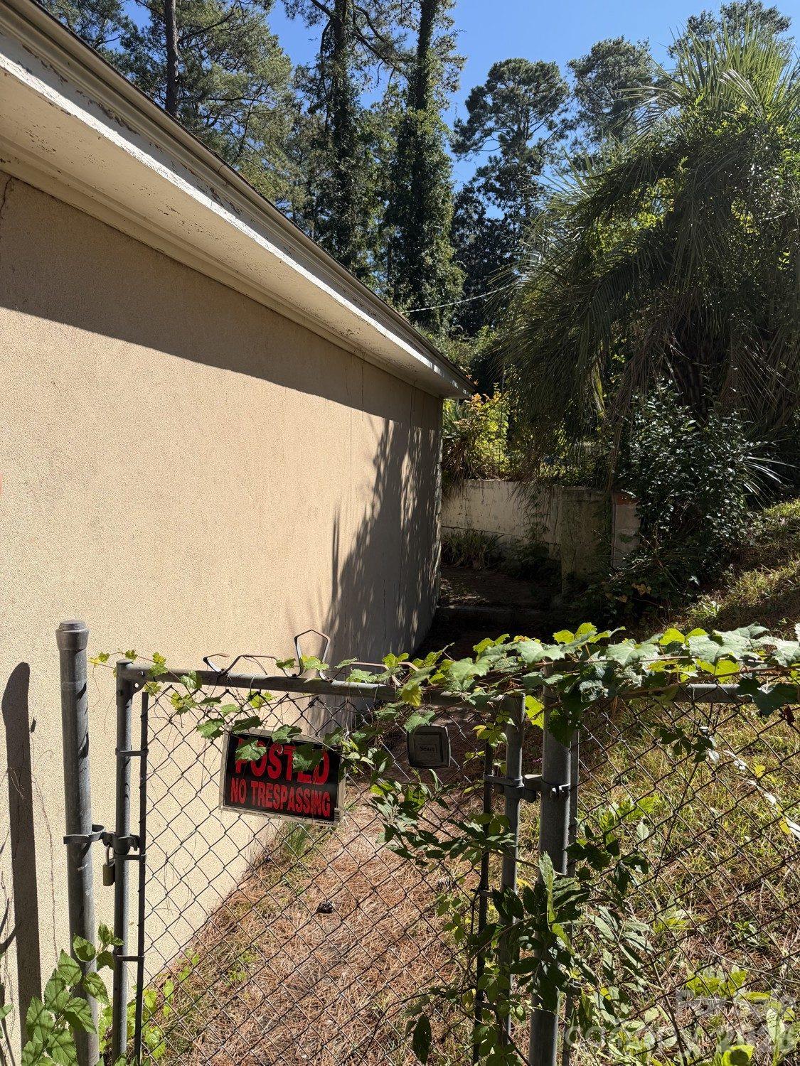 Single Family Residence at 1932 York Drive, Columbia, photo 43 of 46