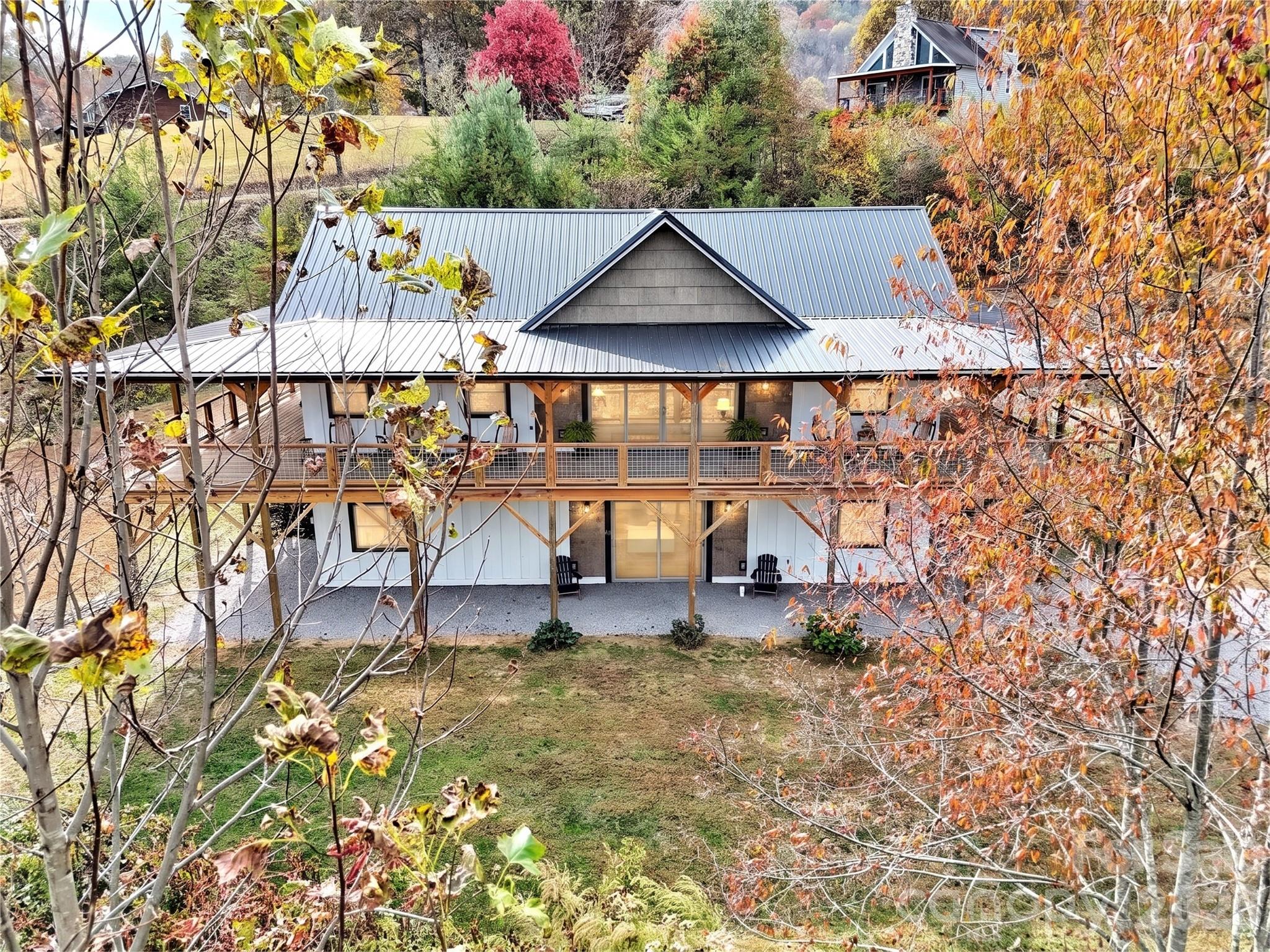 Single Family Residence at 859 Edwards Cove Road, Waynesville, photo 2 of 43