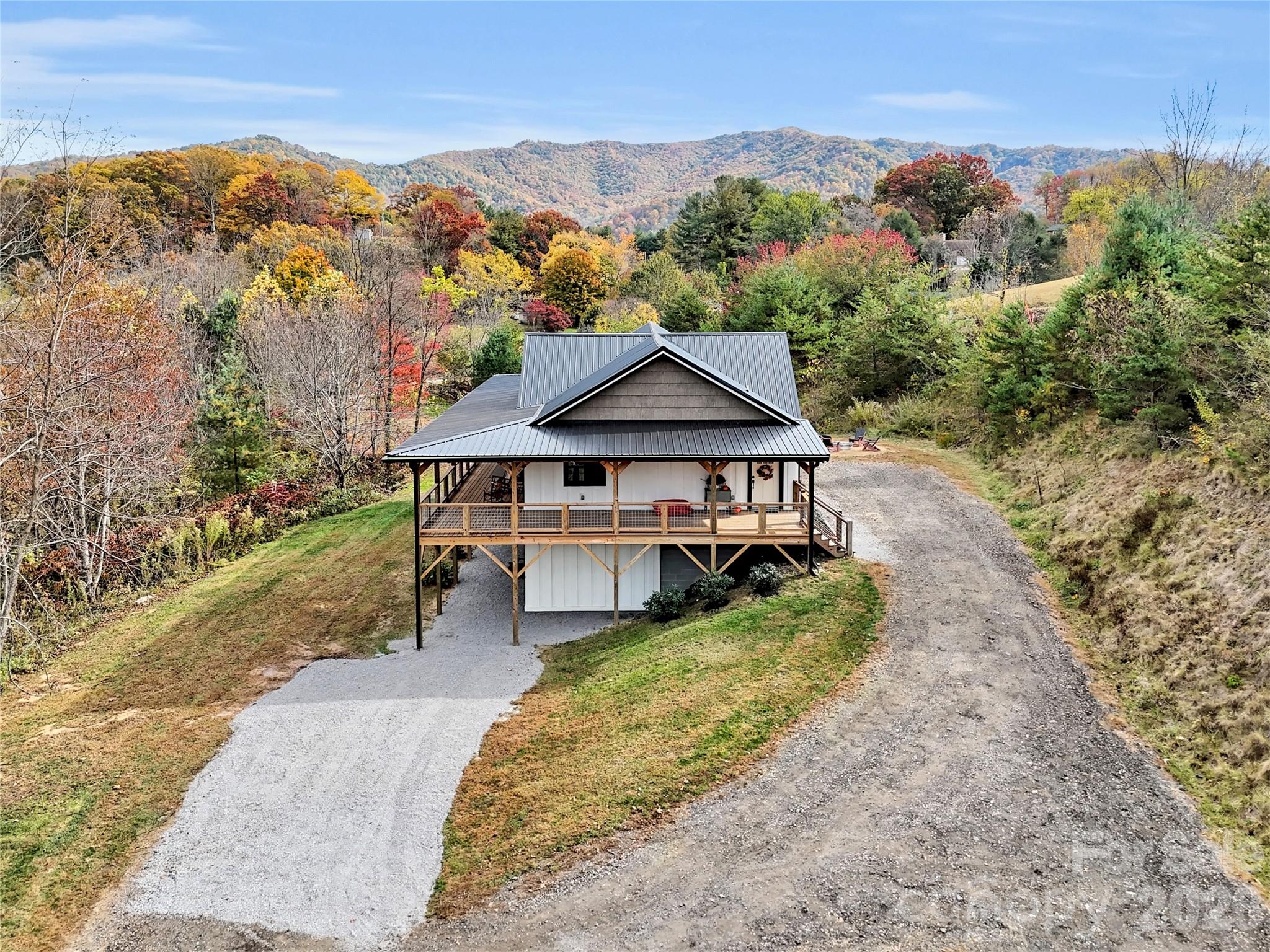 Single Family Residence at 859 Edwards Cove Road, Waynesville, photo 5 of 43